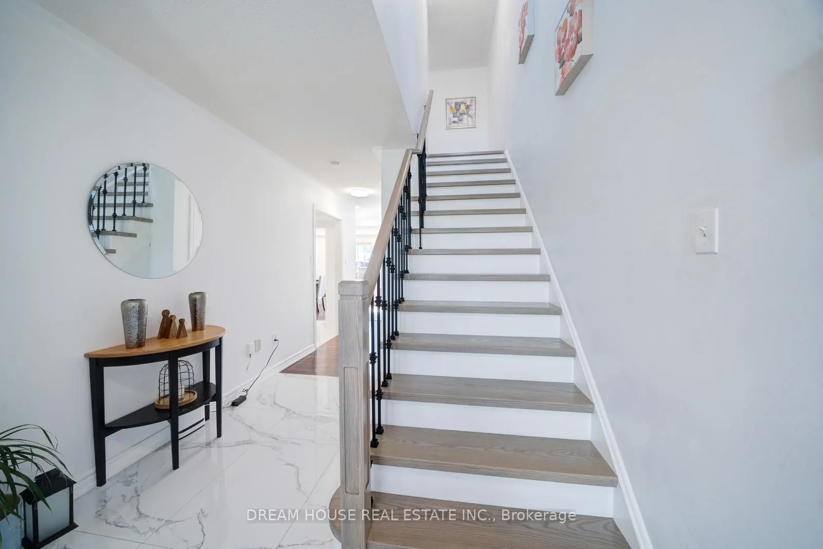 417 King Street E