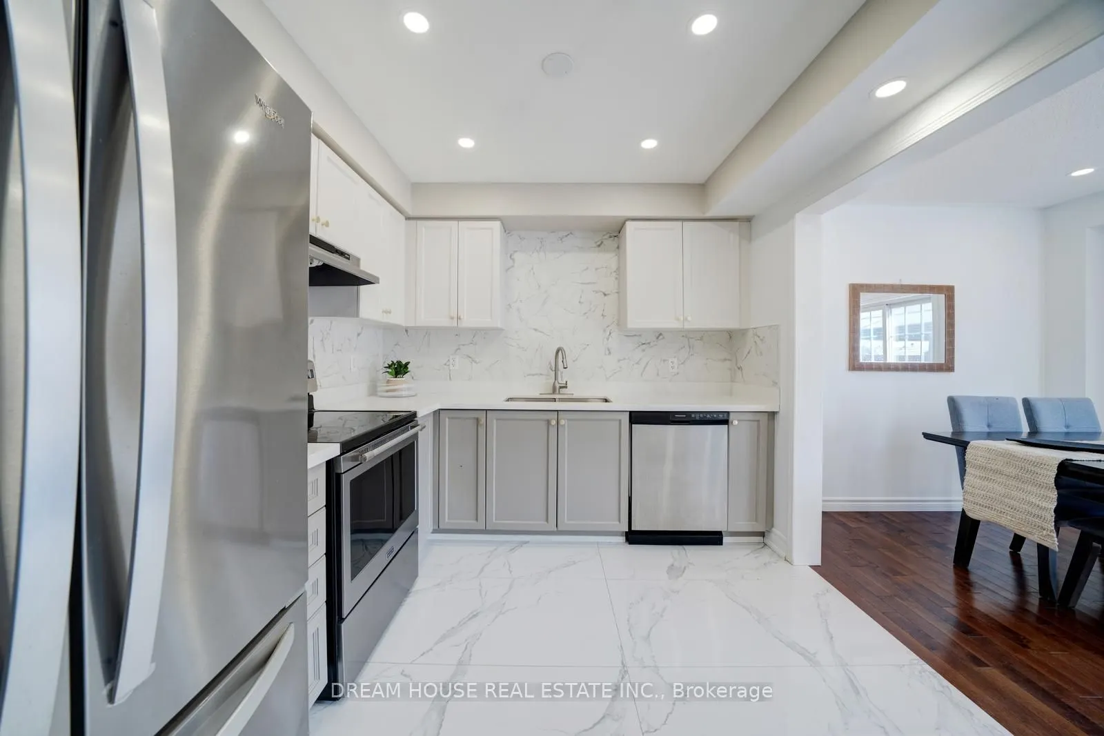 417 King Street E