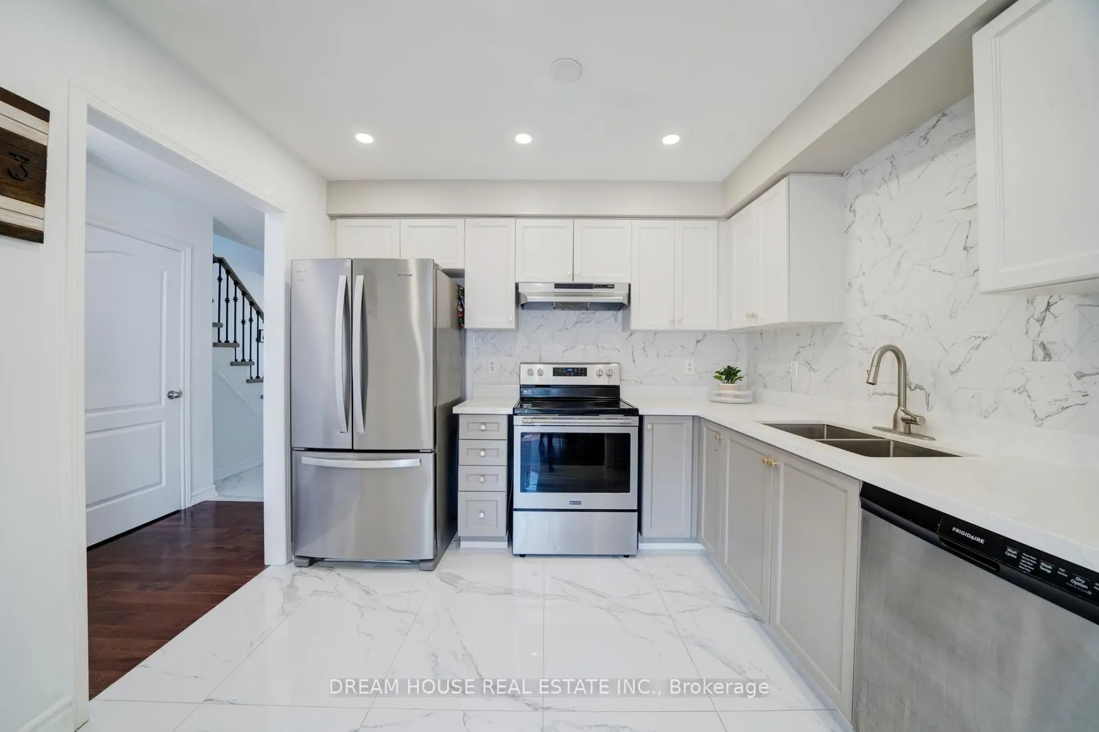 417 King Street E
