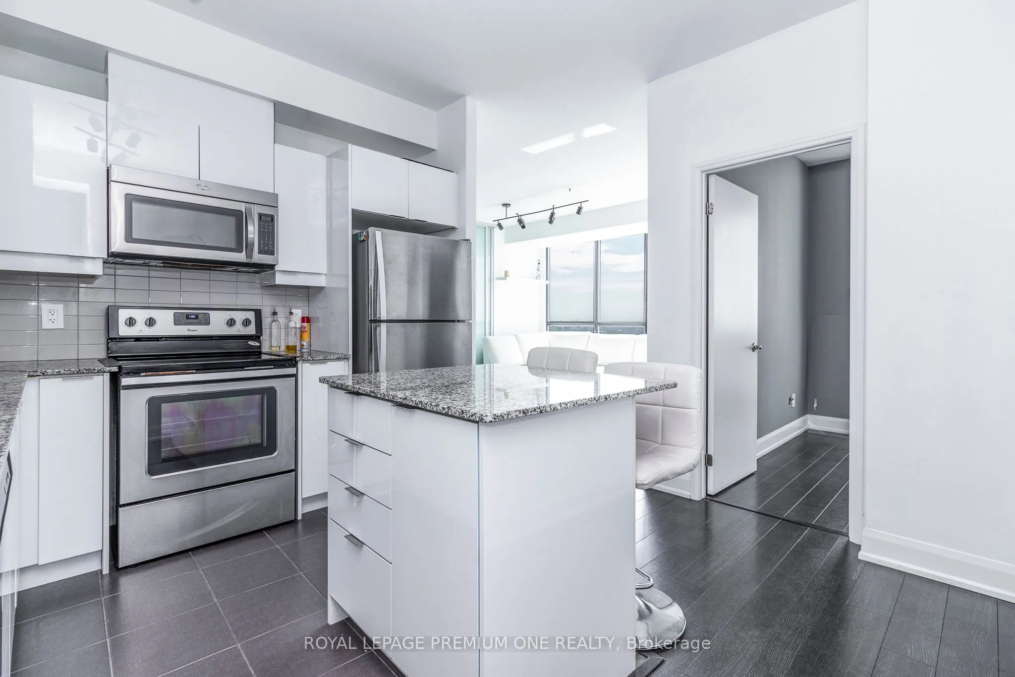 2910 Highway 7 Road, #2303