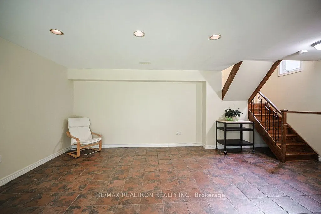 92 Hamilton Drive