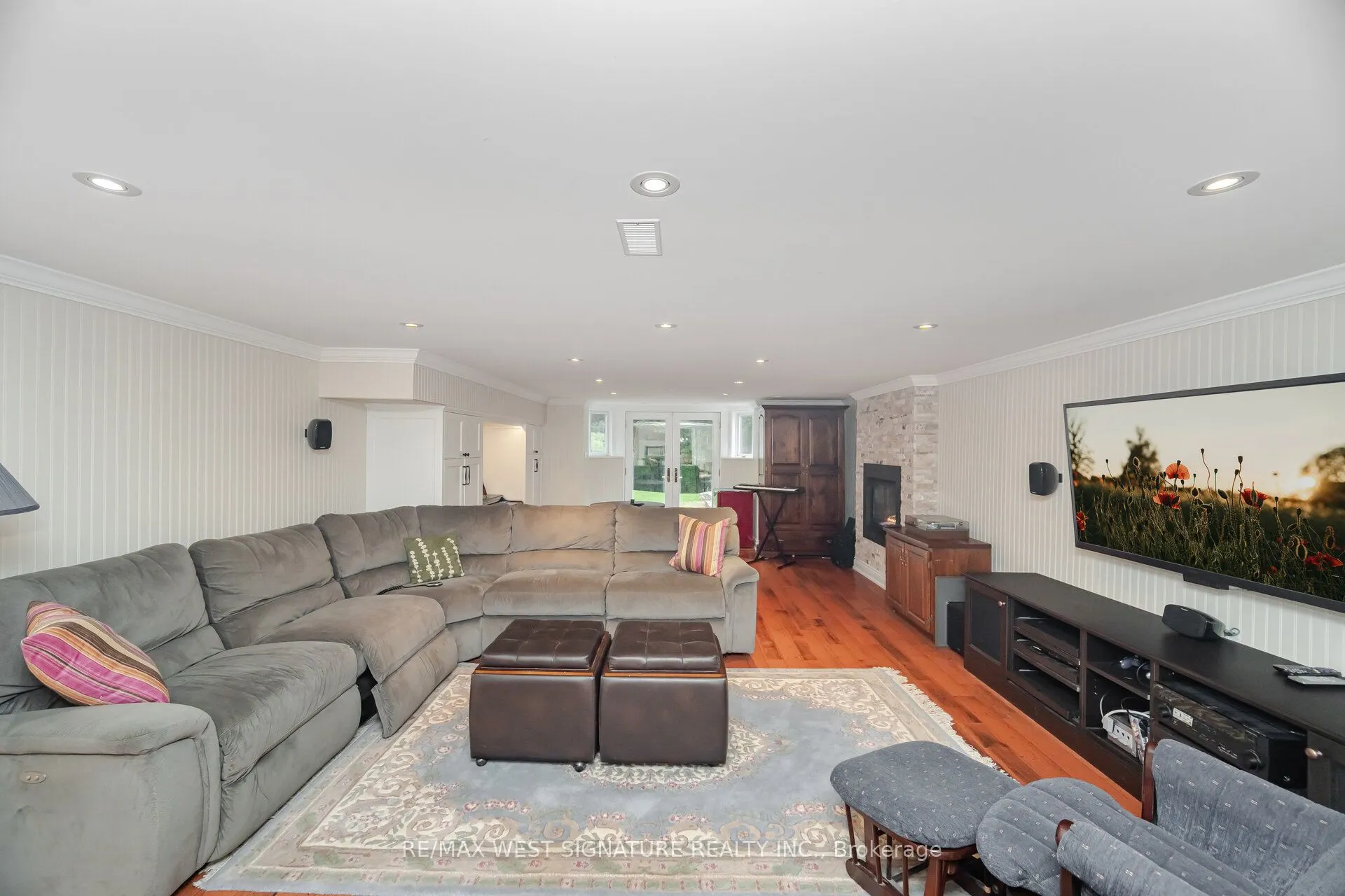 351 Dearbourne Avenue