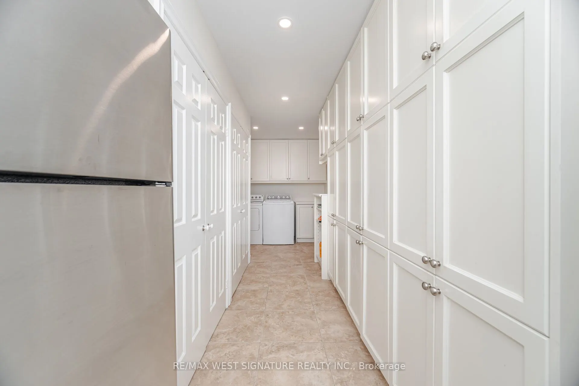 351 Dearbourne Avenue
