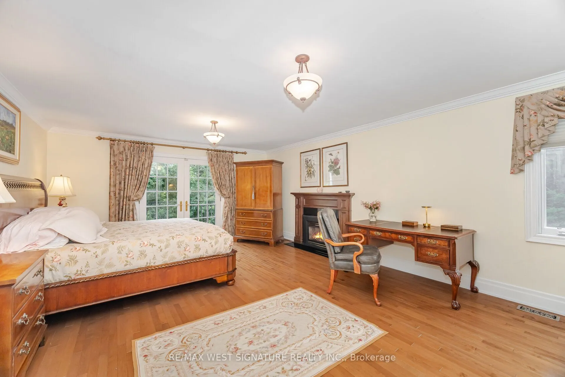 351 Dearbourne Avenue