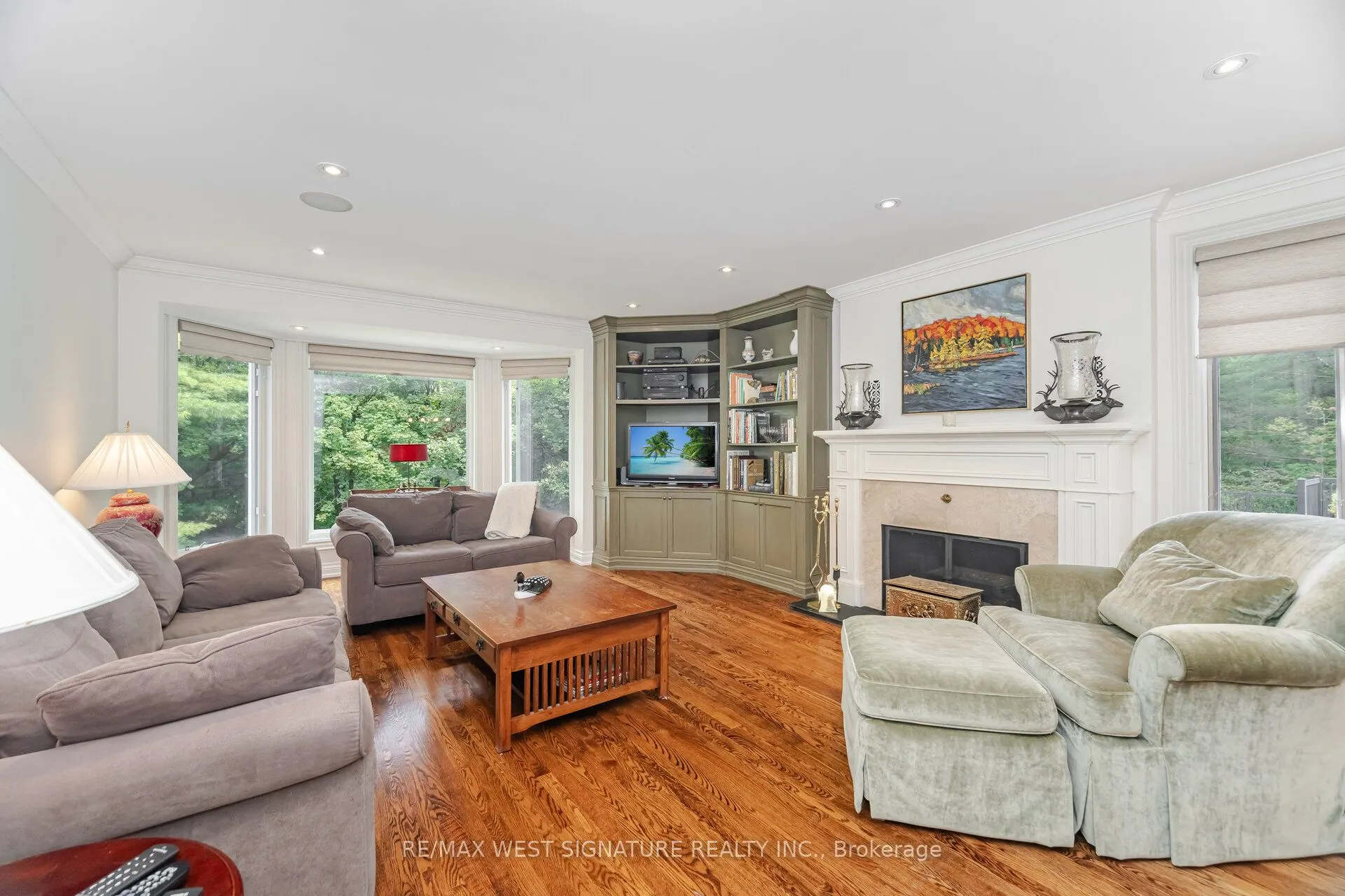 351 Dearbourne Avenue