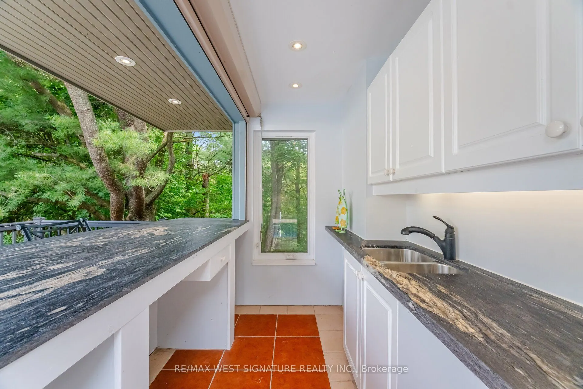 351 Dearbourne Avenue