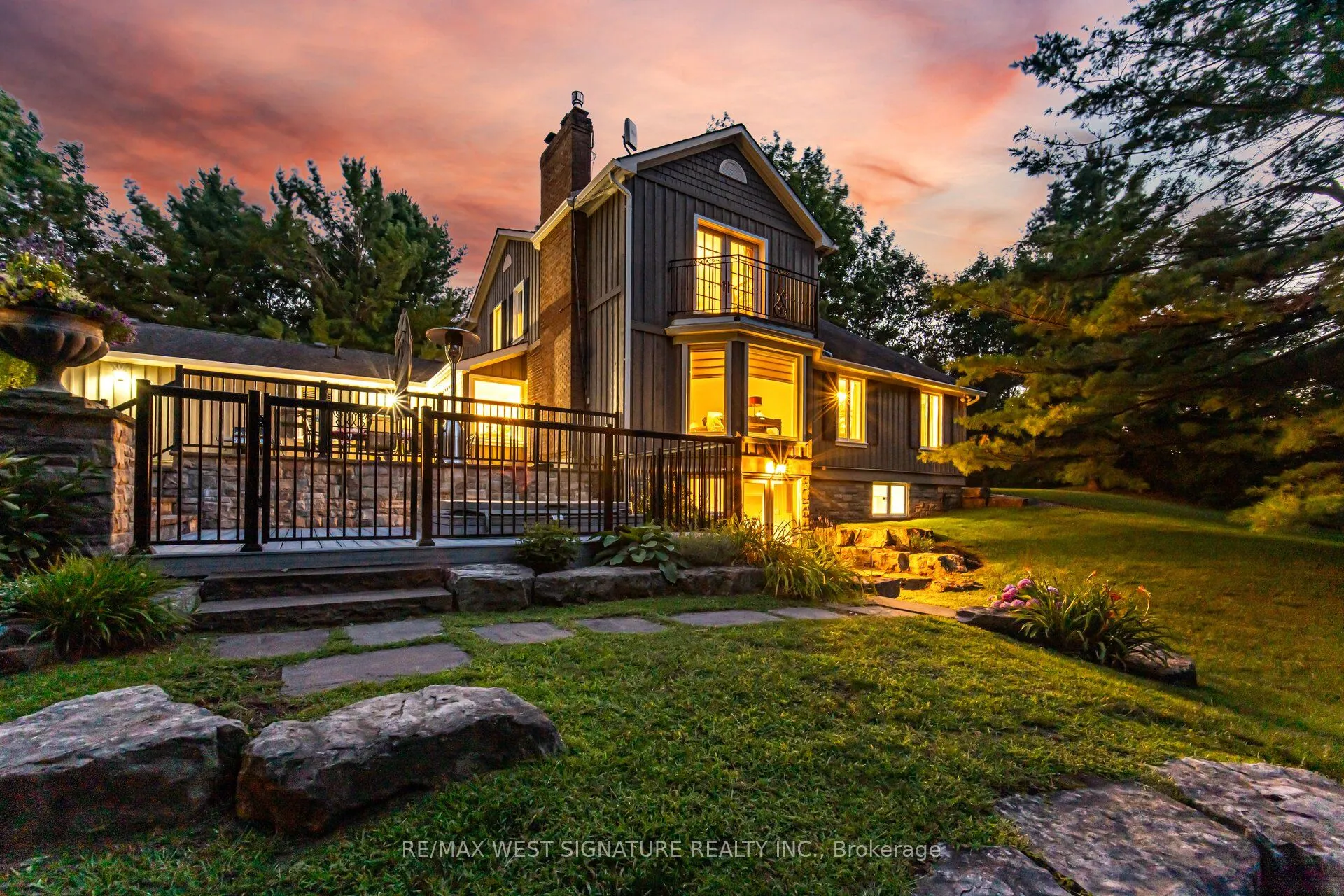 351 Dearbourne Avenue