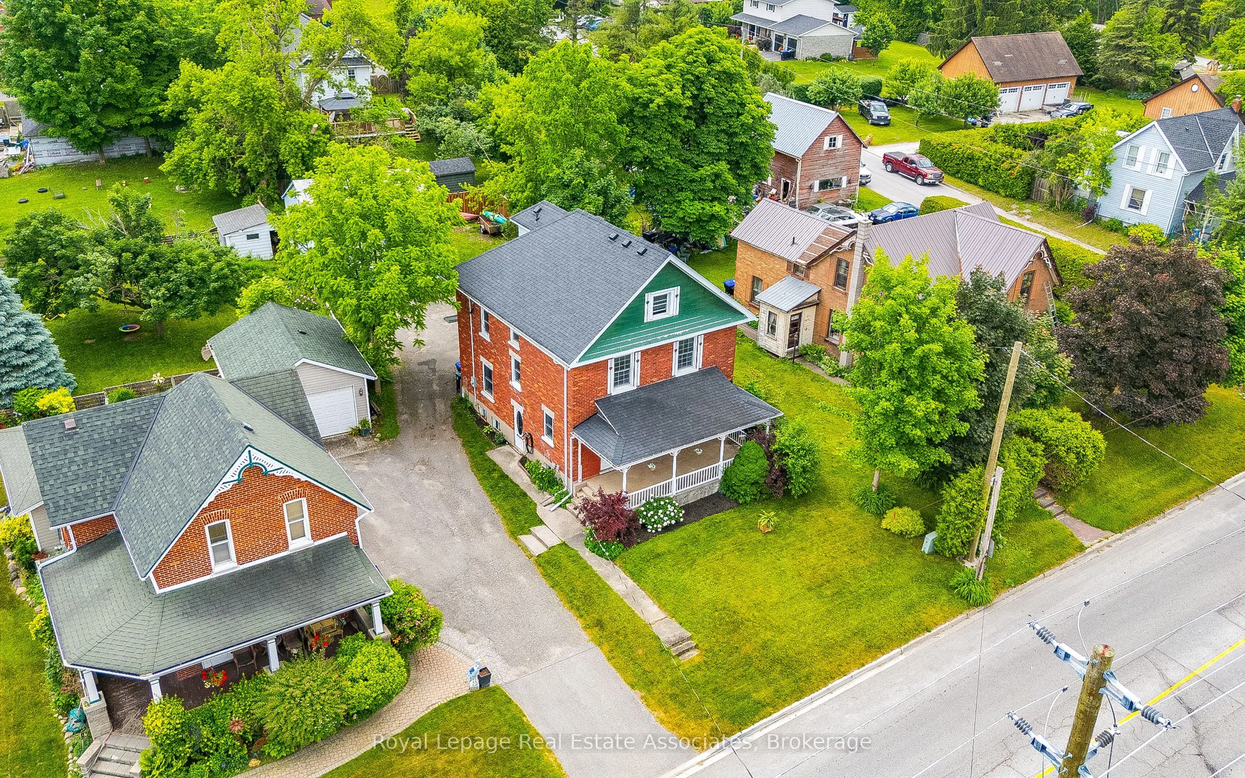 1379 Killarney Beach Street