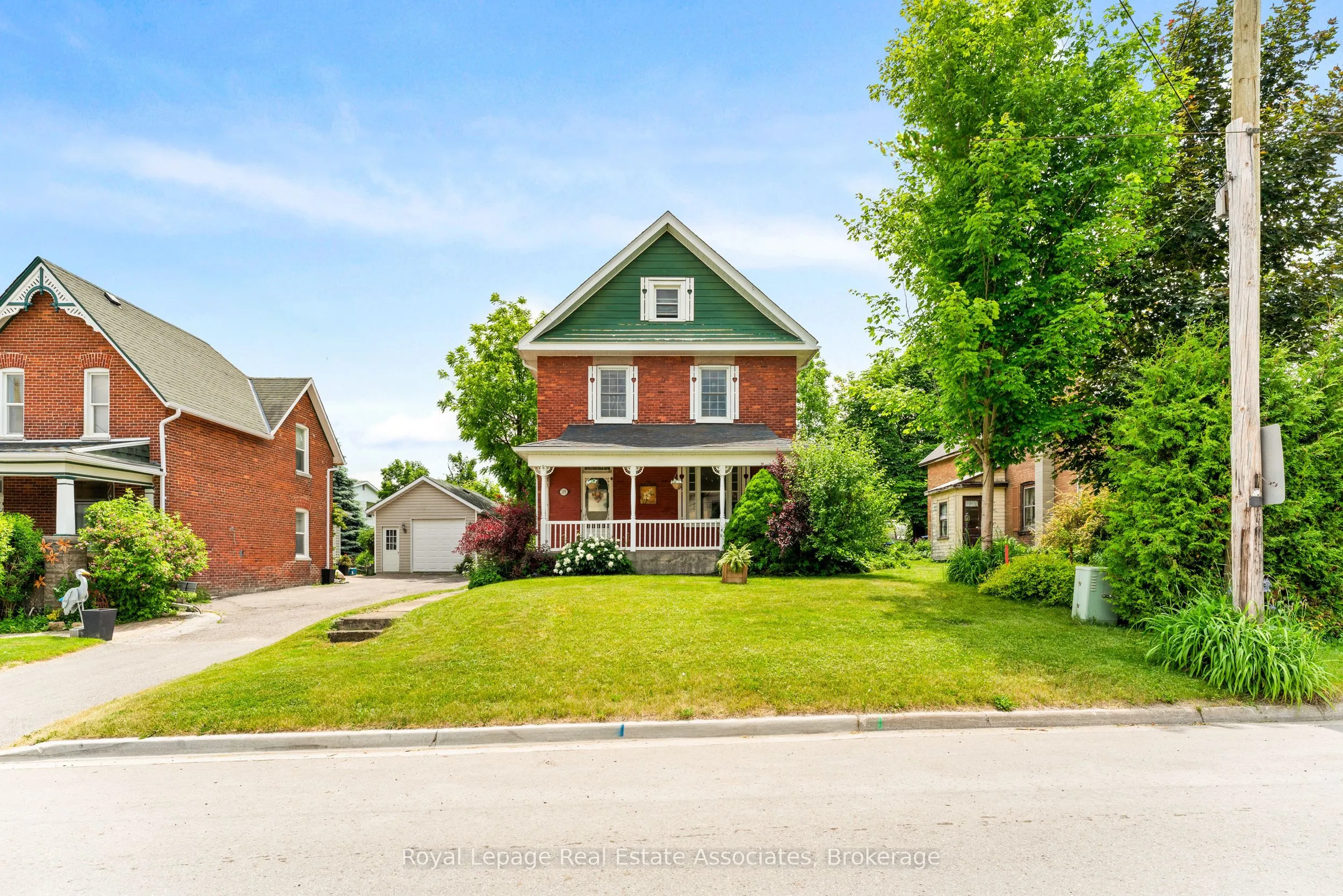 1379 Killarney Beach Street