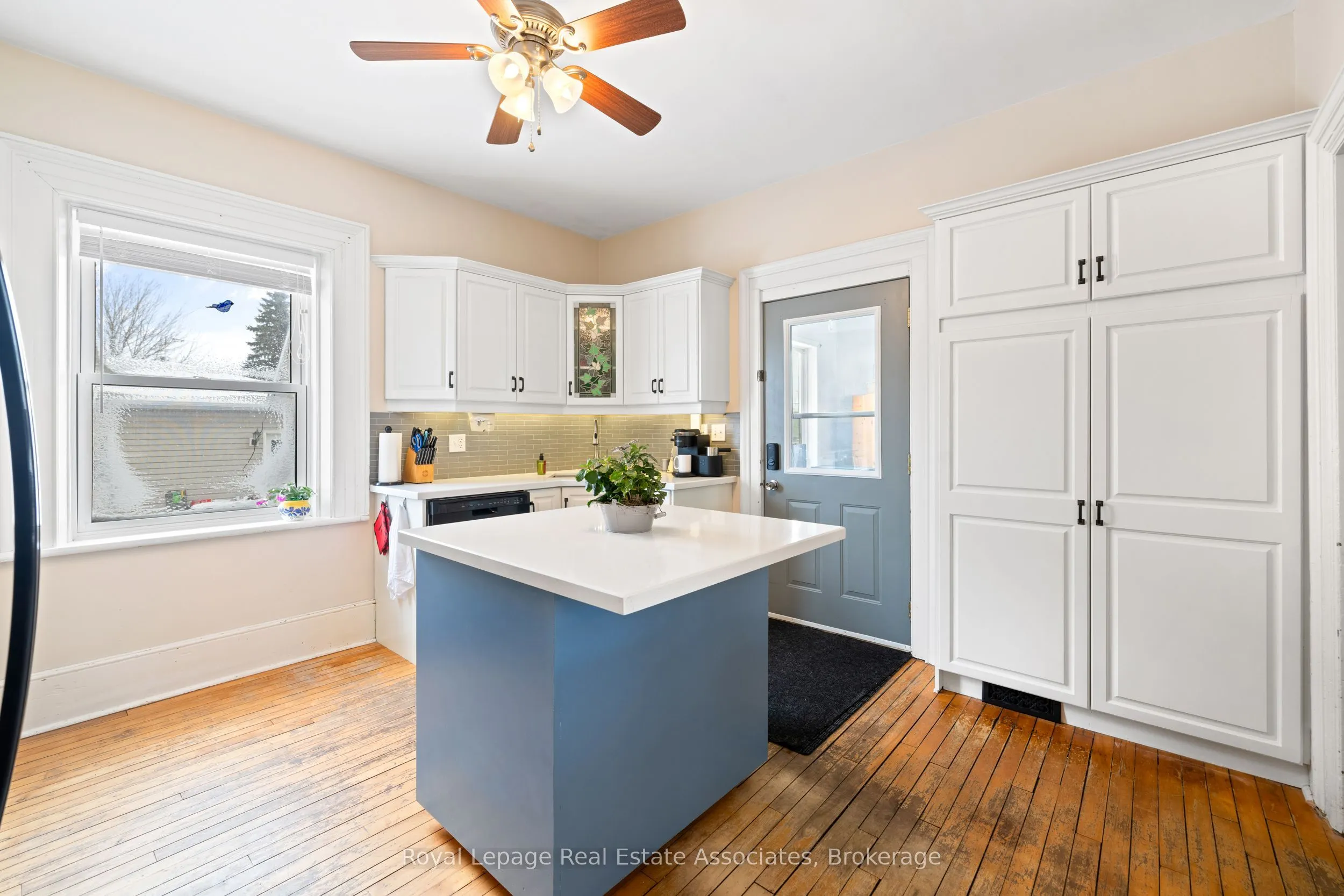 1379 Killarney Beach Street