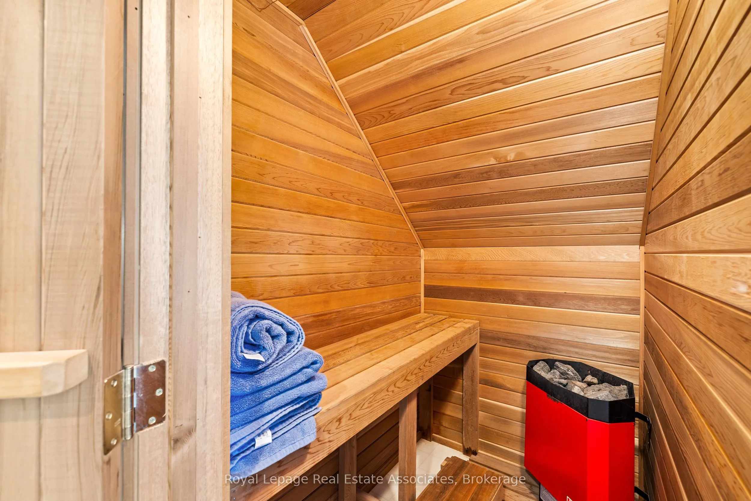 1379 Killarney Beach Street