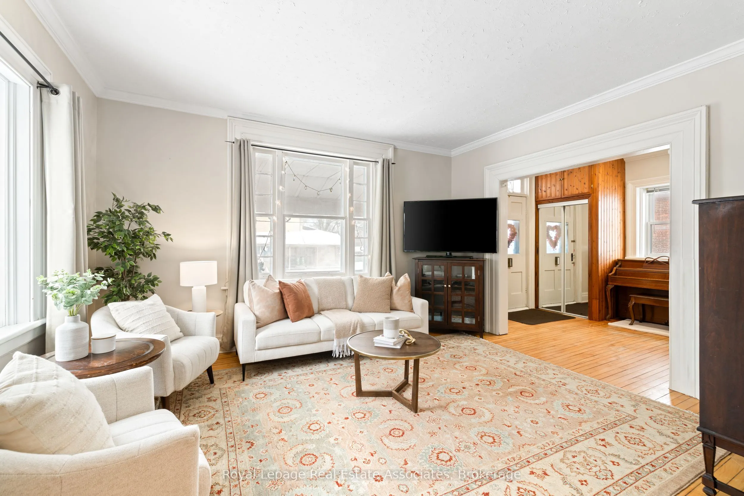1379 Killarney Beach Street