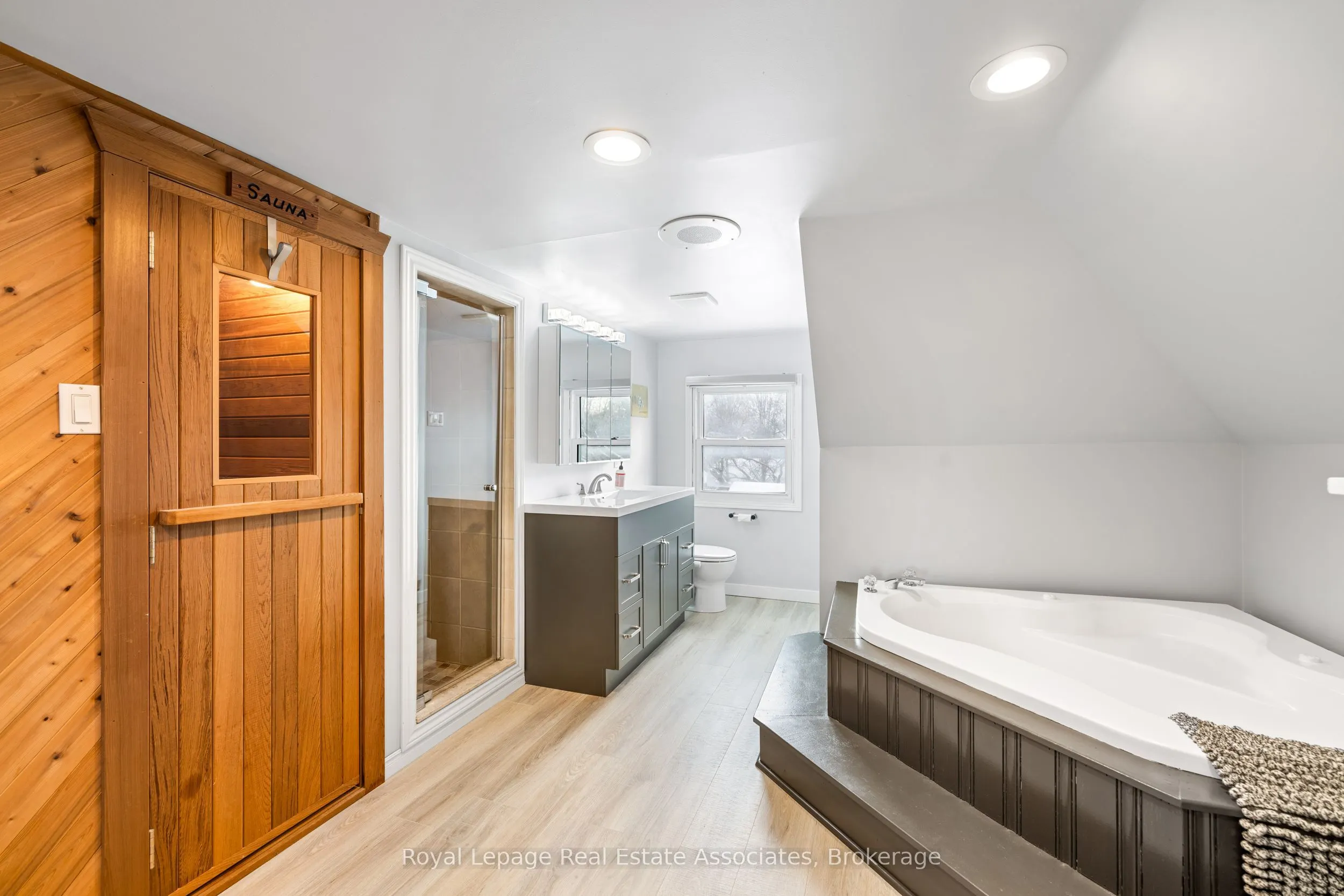 1379 Killarney Beach Street