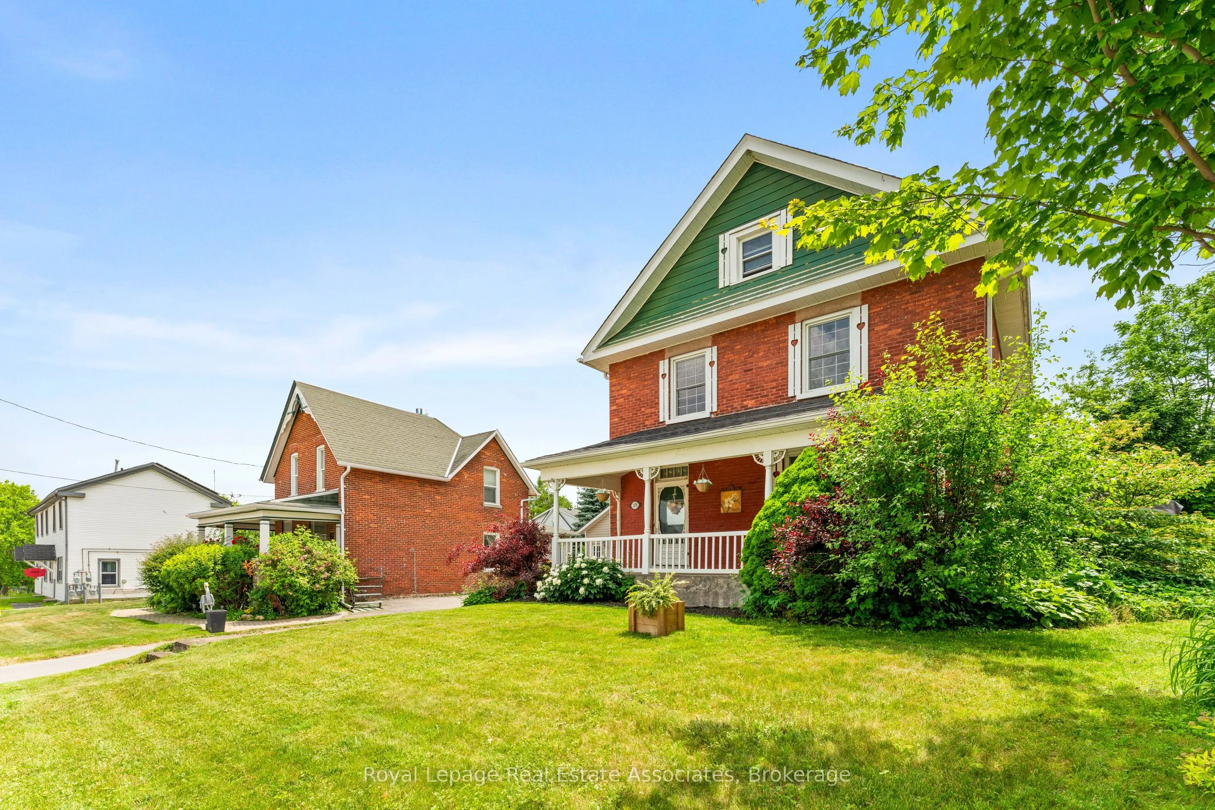 1379 Killarney Beach Street