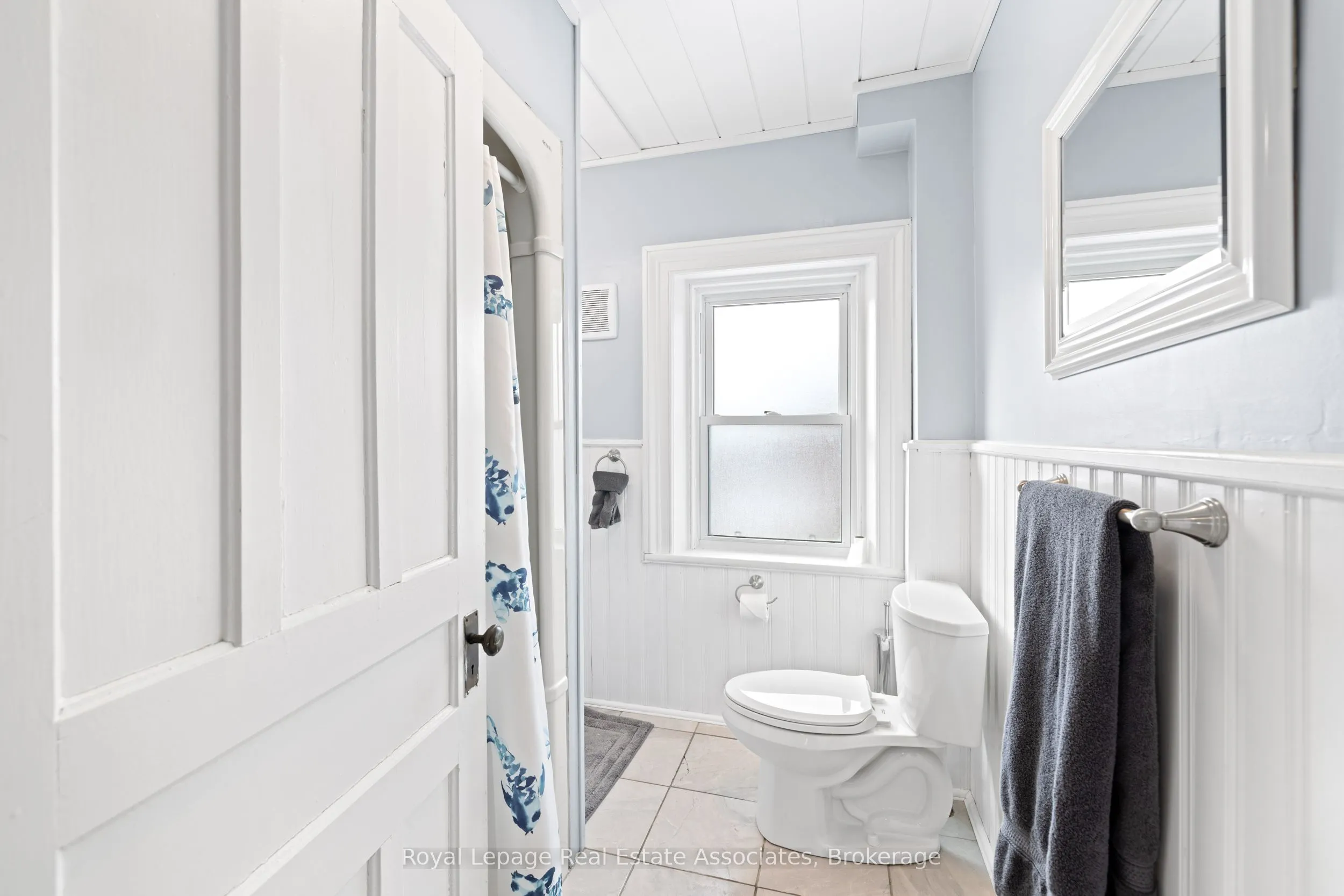 1379 Killarney Beach Street