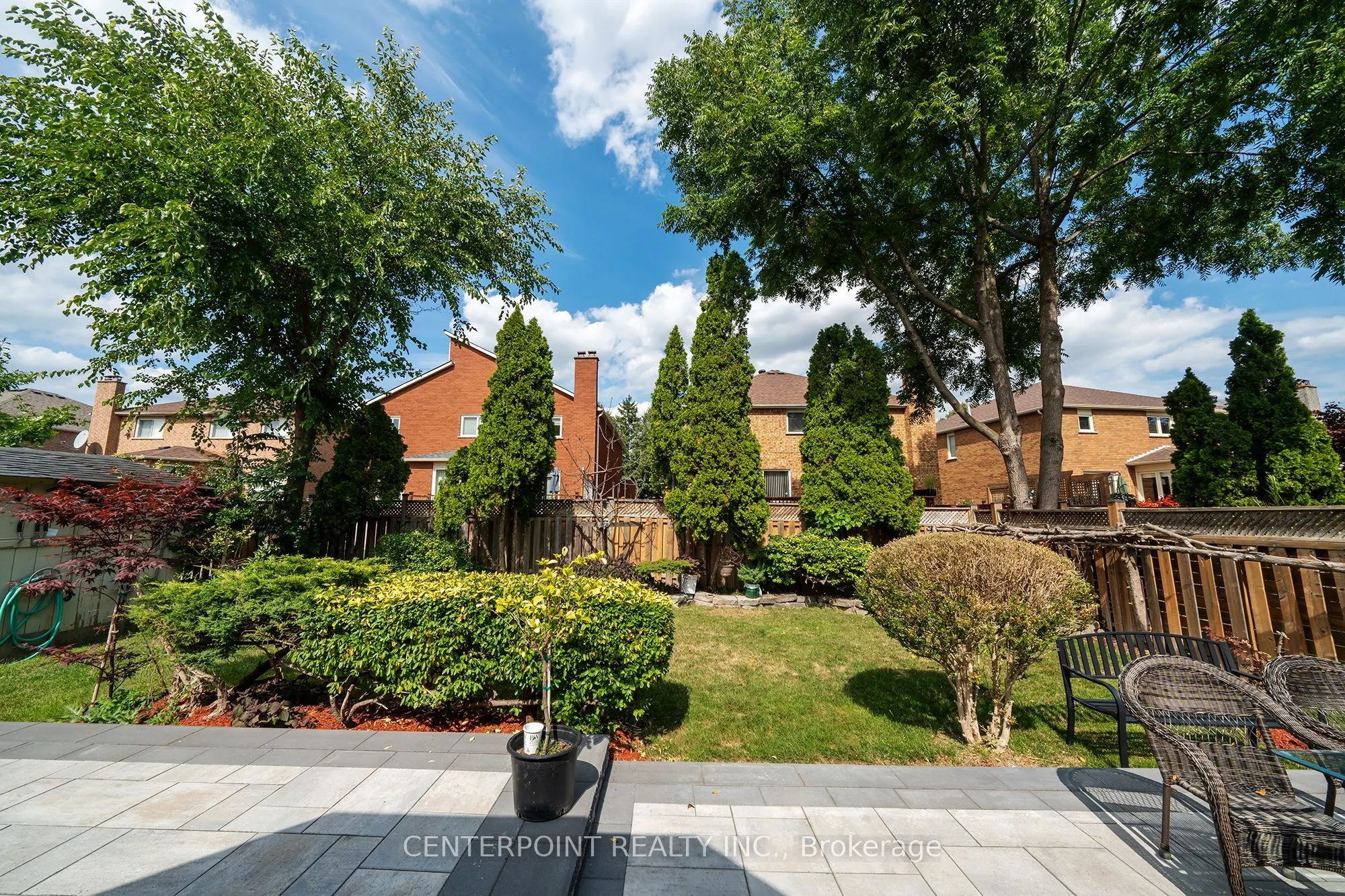 8 Woodlawn Road
