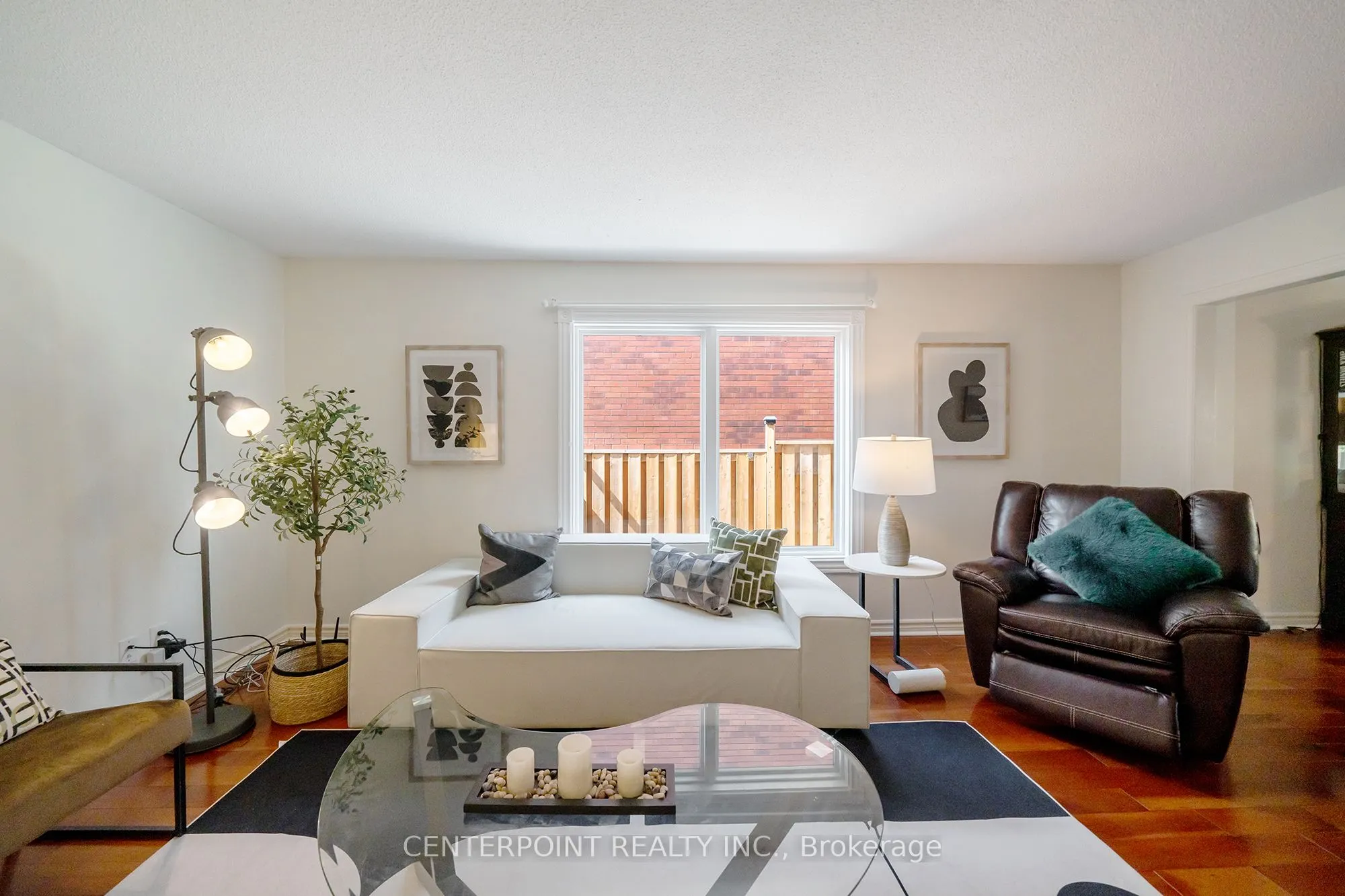 8 Woodlawn Road