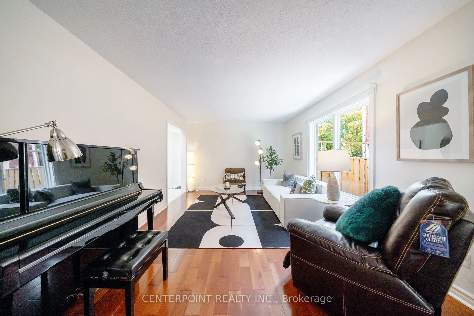 8 Woodlawn Road