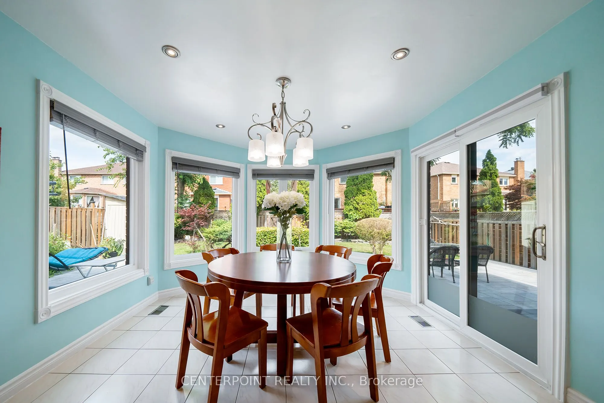 8 Woodlawn Road