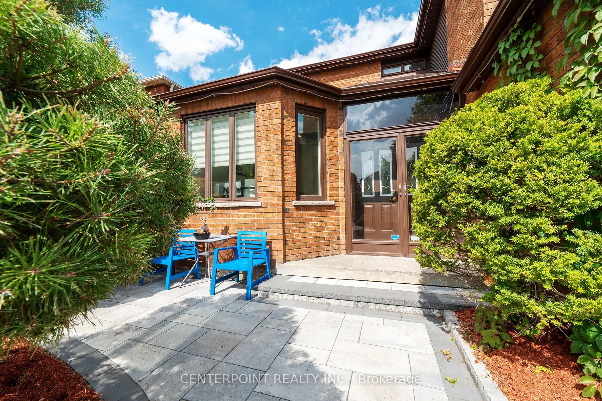 8 Woodlawn Road