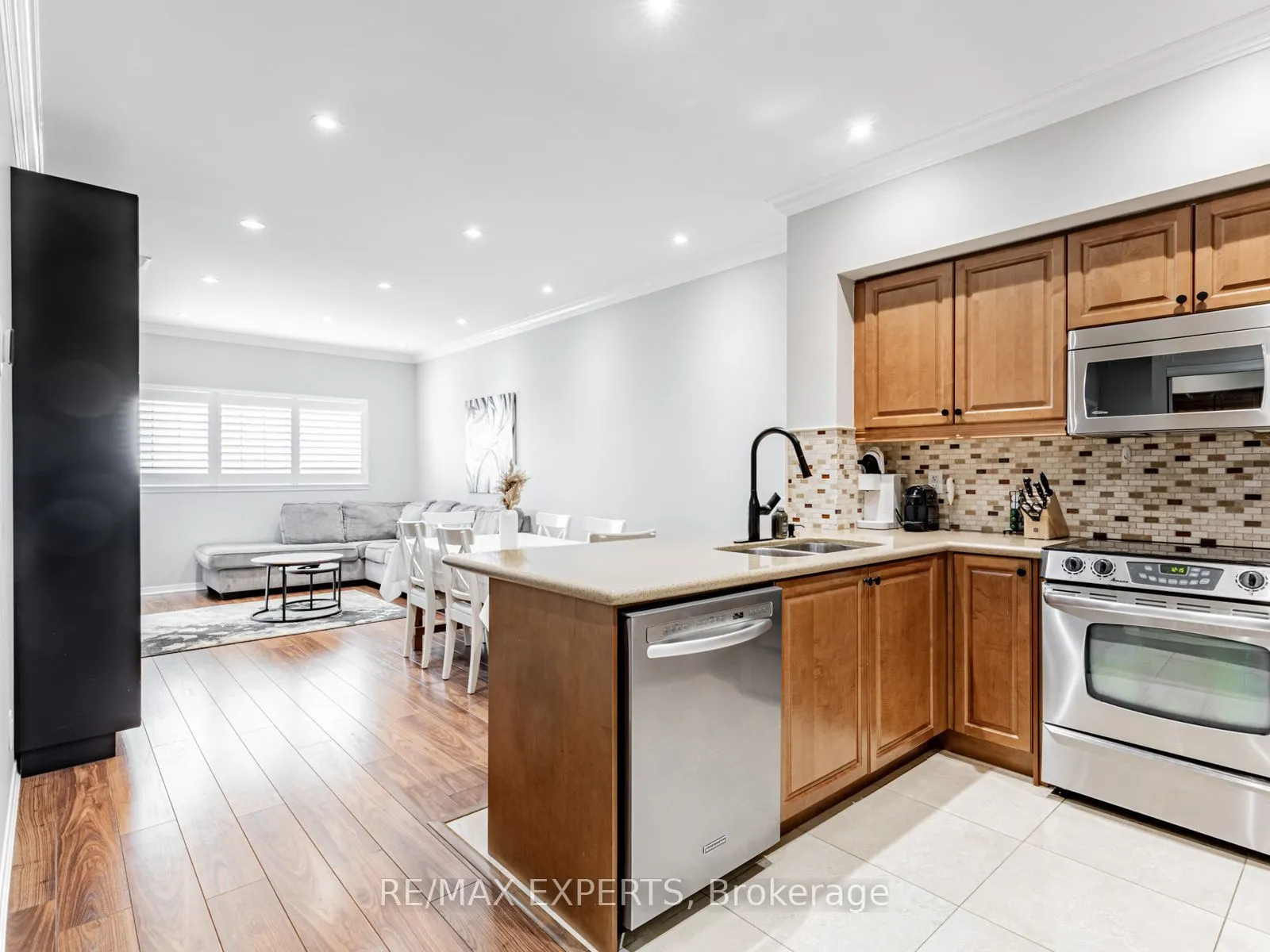 9451 Jane Street, #310
