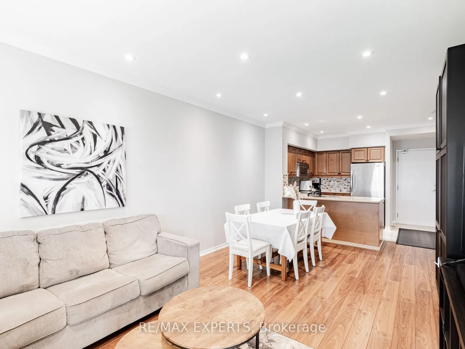 9451 Jane Street, #310