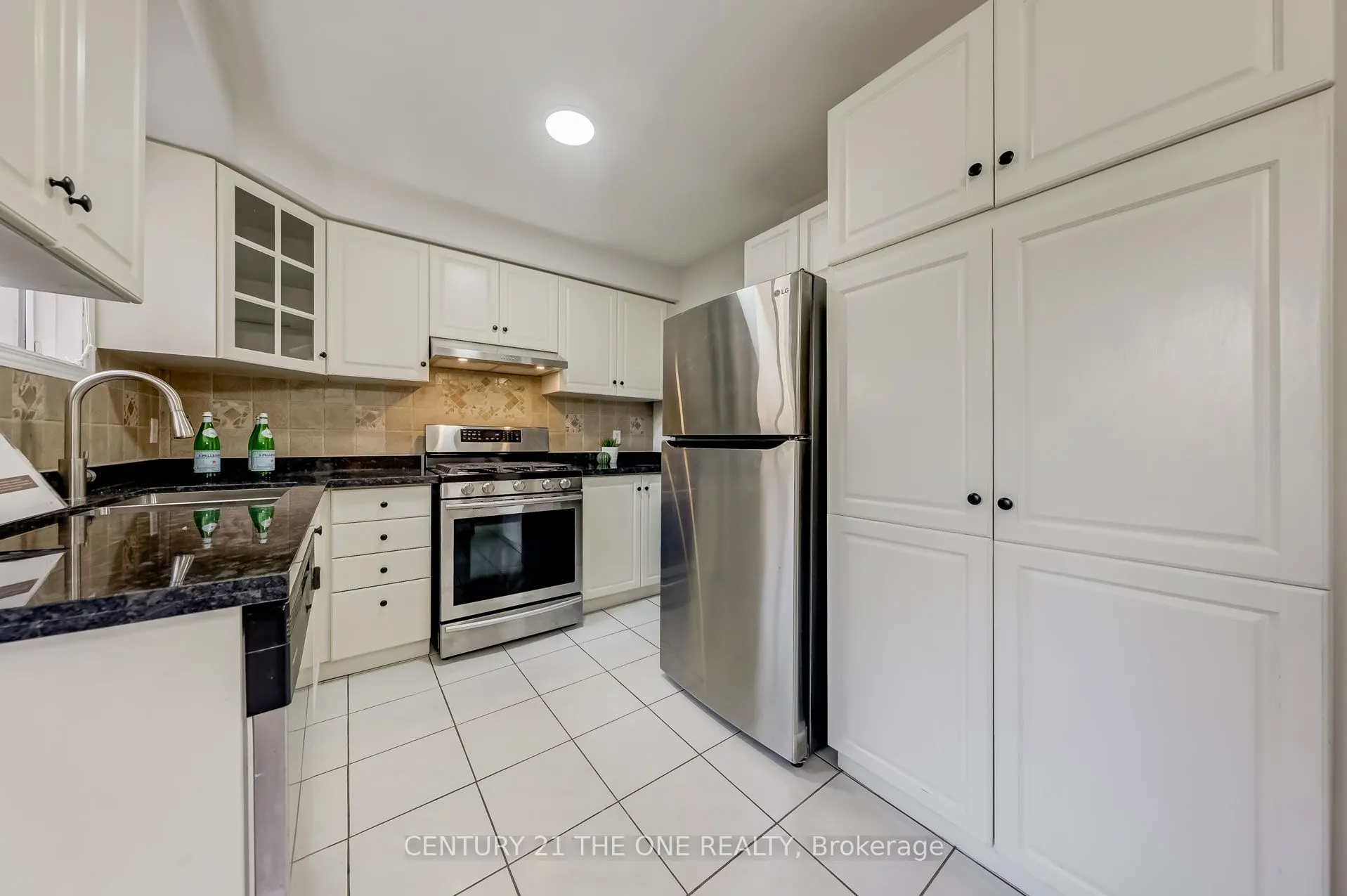 116 Hollandview Trail