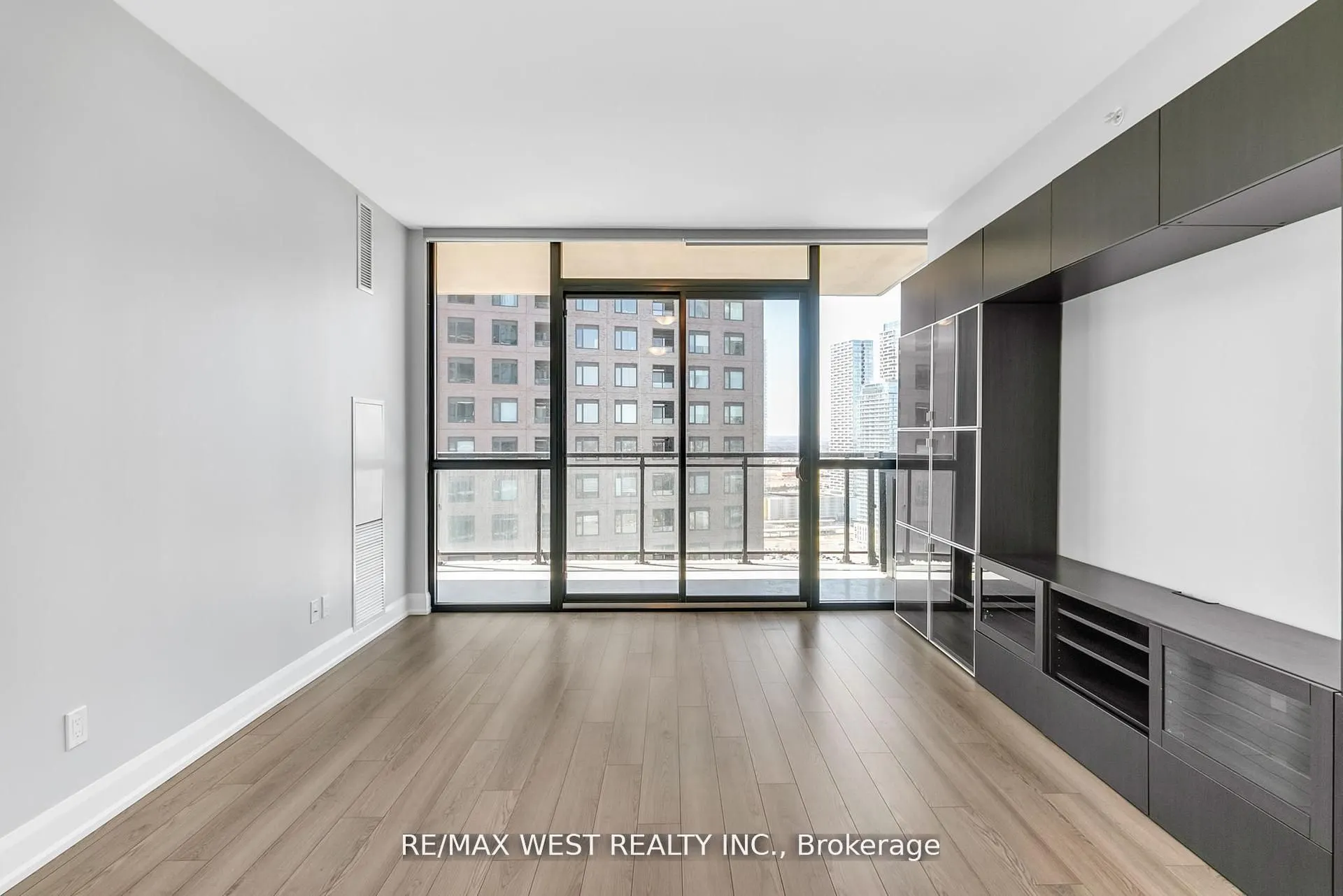 2910 Highway 7 W, #2605