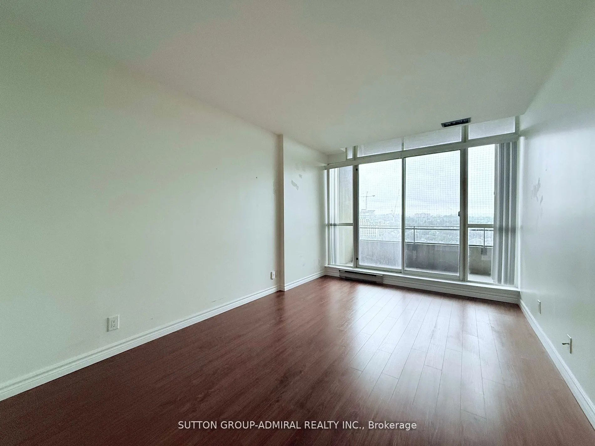 32 CLARISSA Drive, #PH27
