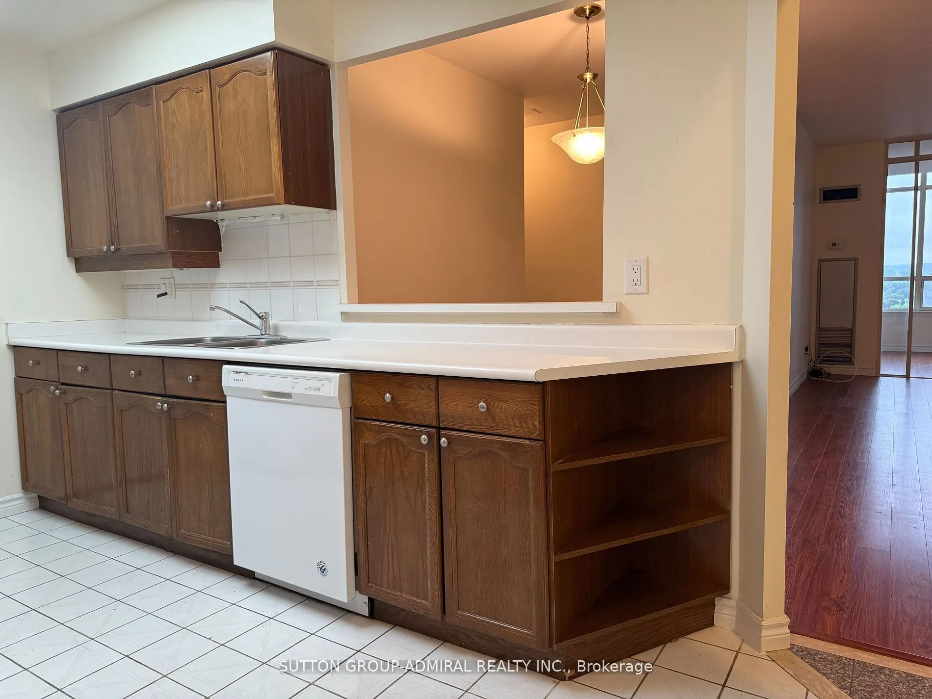 32 CLARISSA Drive, #PH27