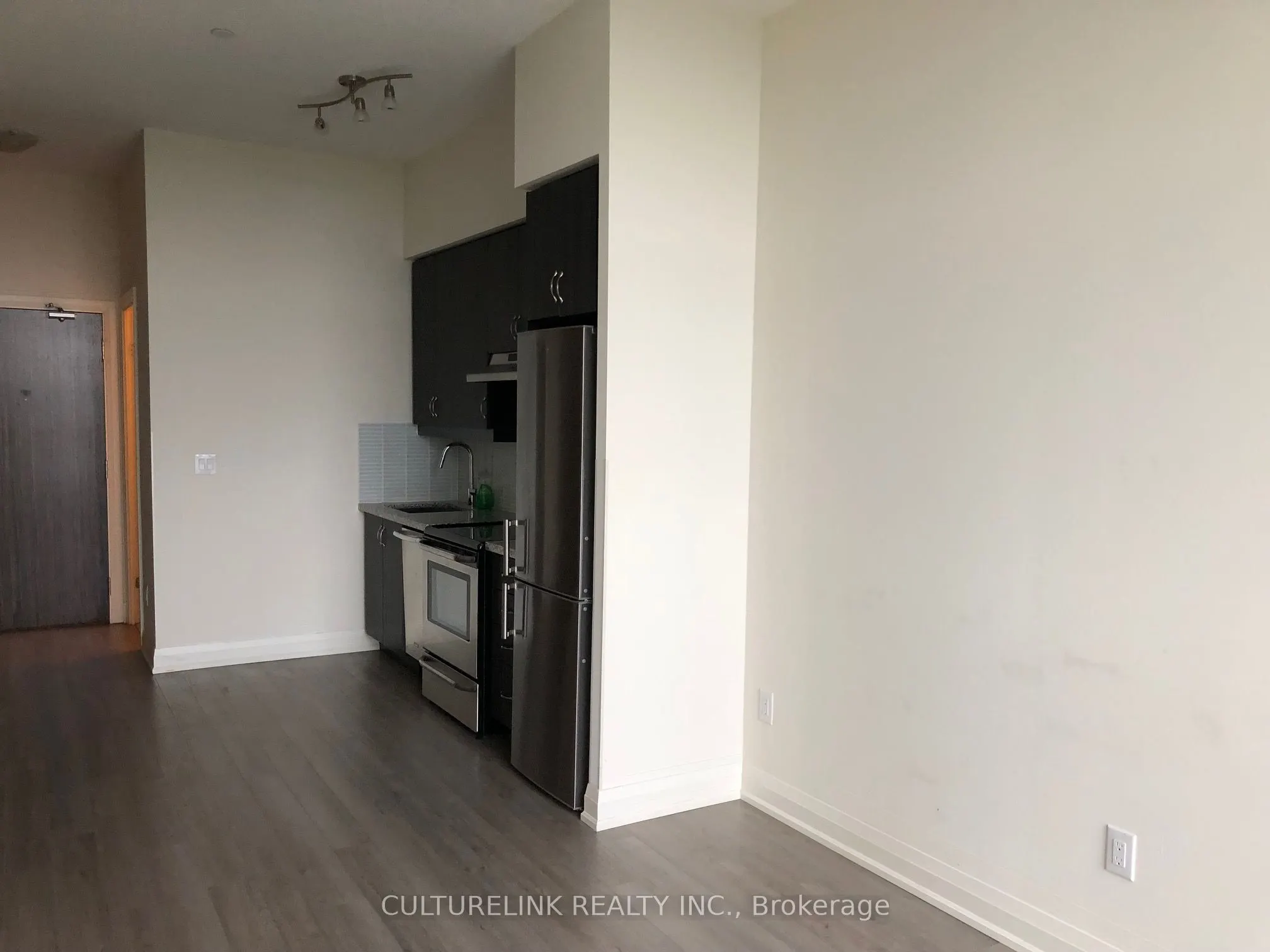 8763 Bayview Avenue, #805