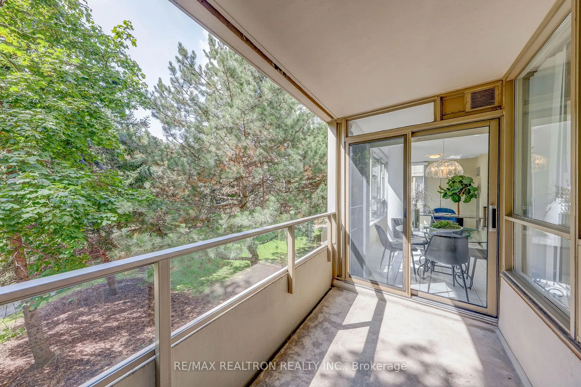 11 Townsgate Drive, #206