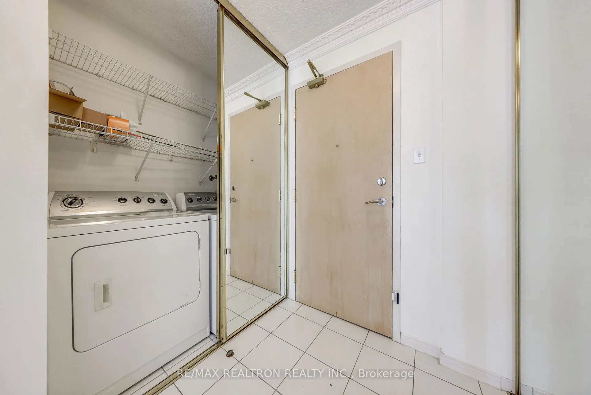 11 Townsgate Drive, #206