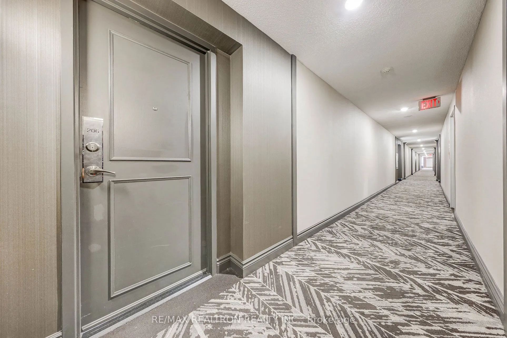 11 Townsgate Drive, #206