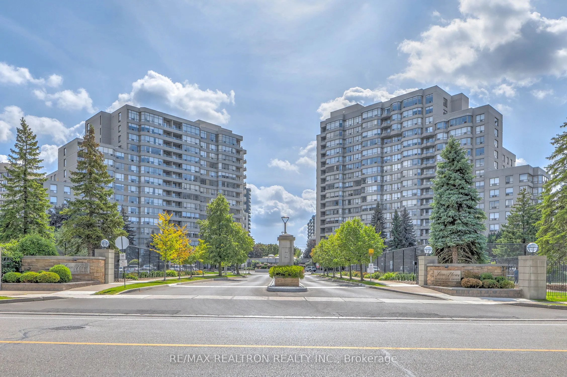 11 Townsgate Drive, #206