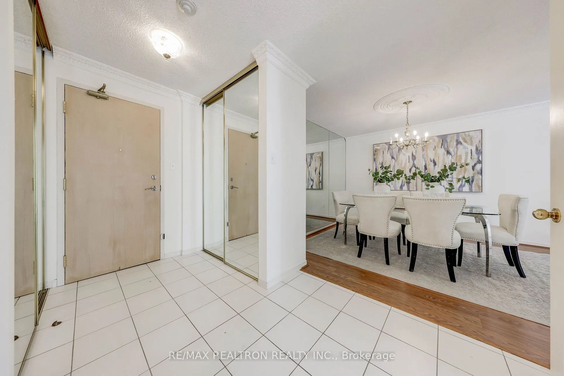 11 Townsgate Drive, #206