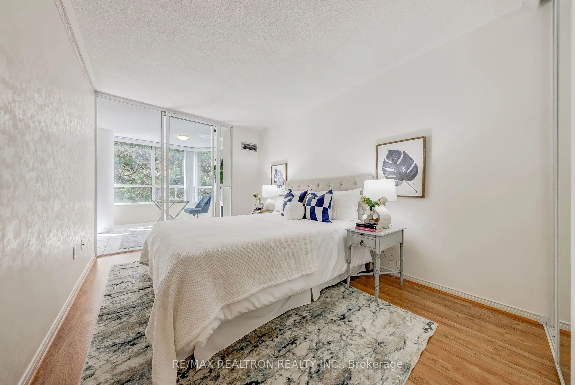 11 Townsgate Drive, #206
