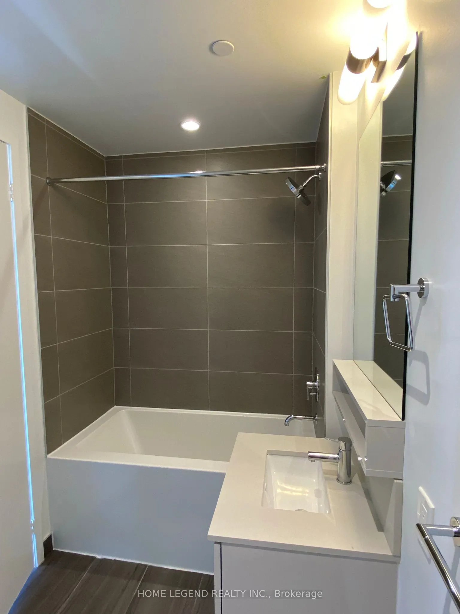 950 Portage Parkway, #3808