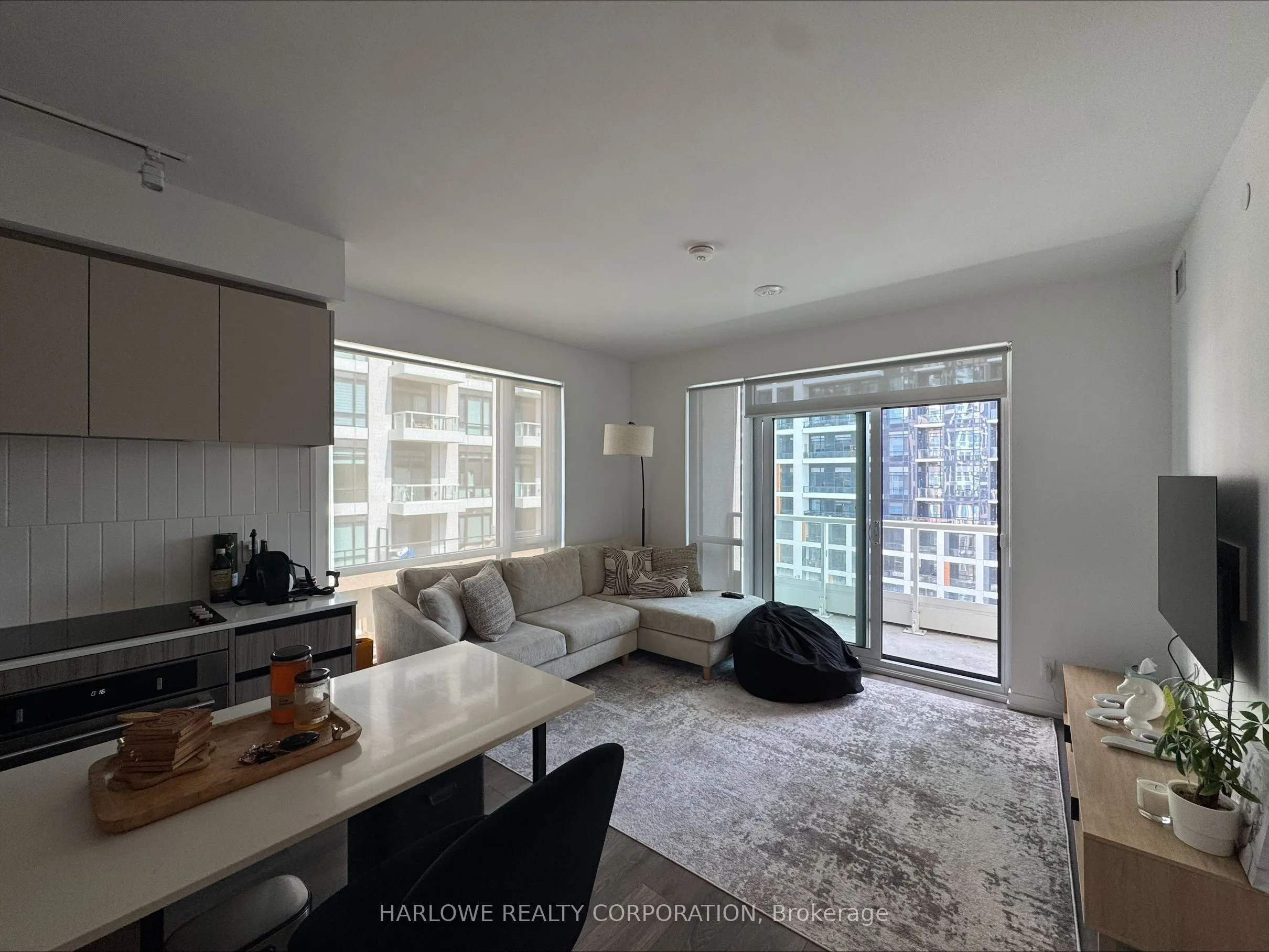 8 Beverley Glen Boulevard, #D629