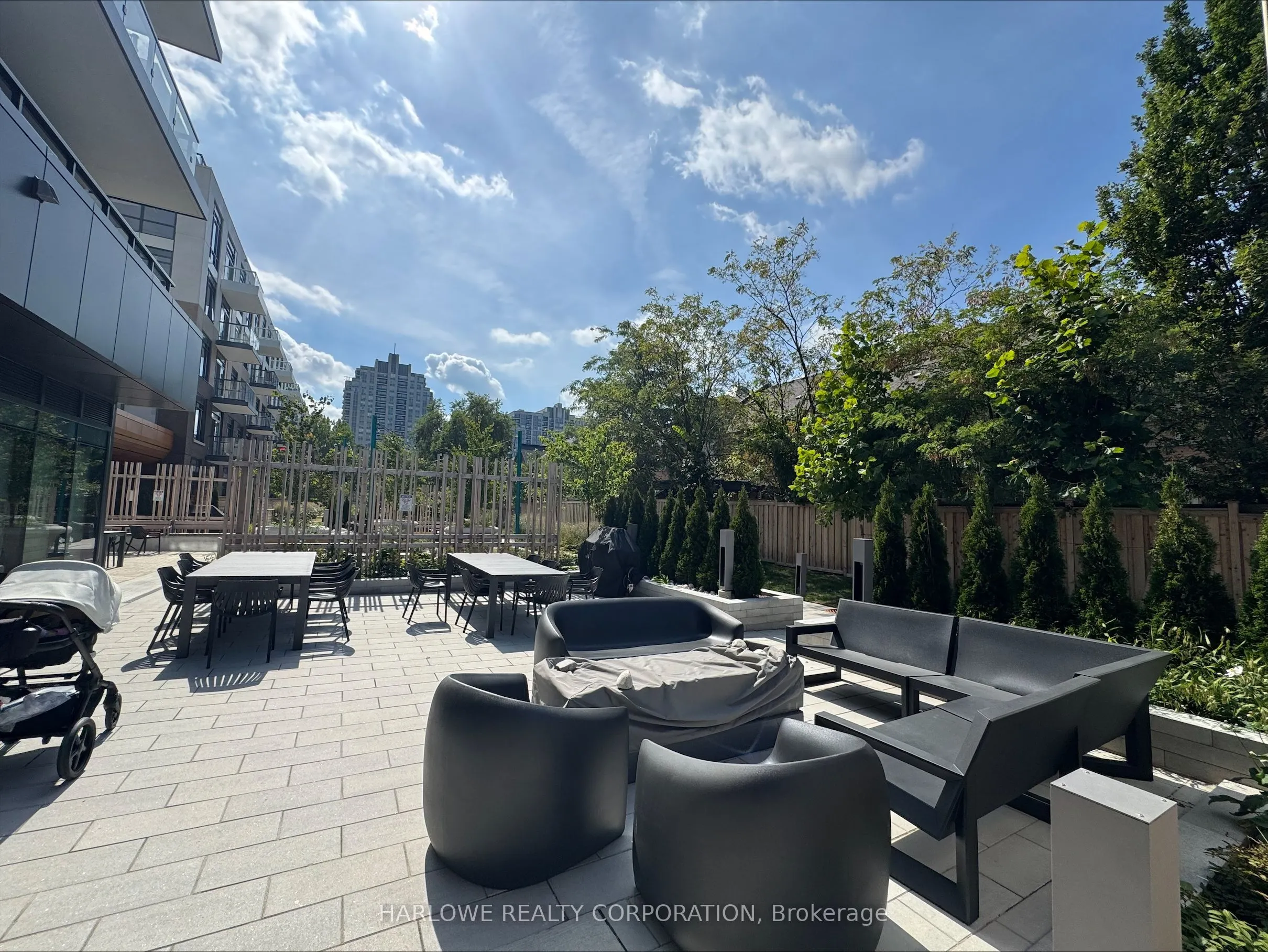 8 Beverley Glen Boulevard, #D629