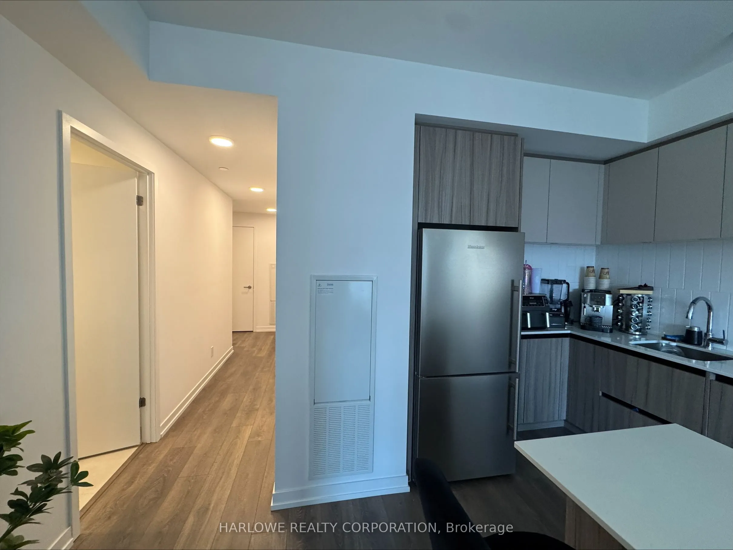 8 Beverley Glen Boulevard, #D629