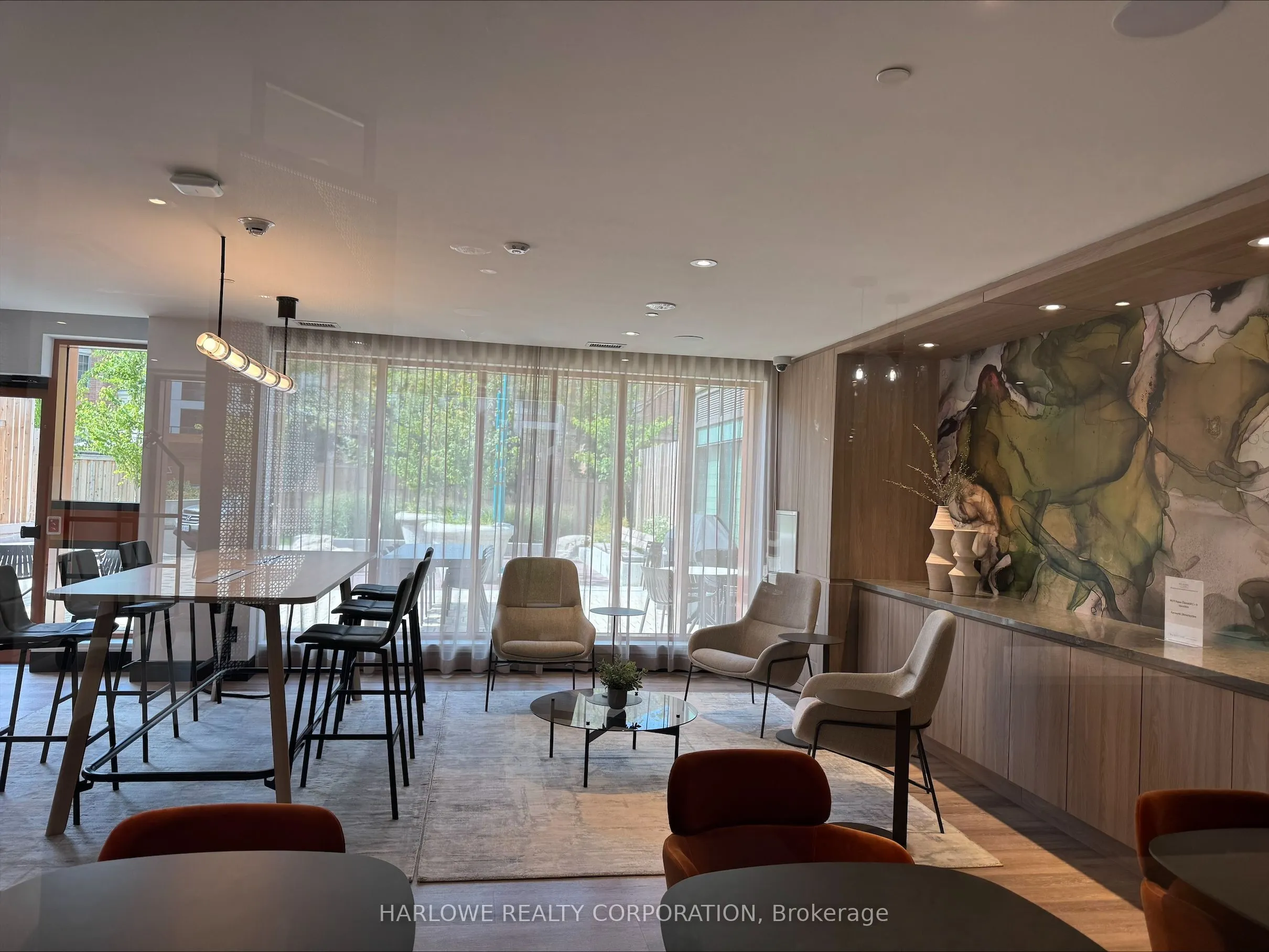 8 Beverley Glen Boulevard, #D629