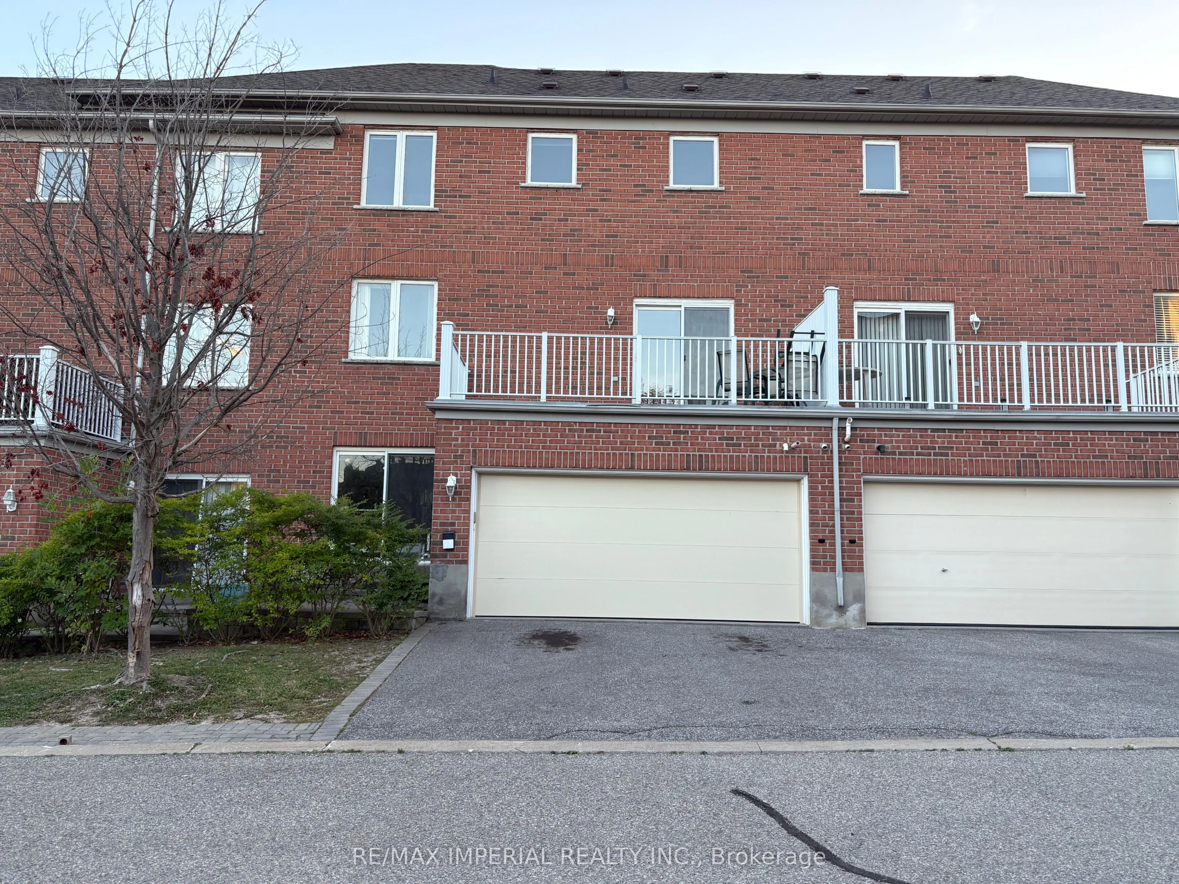 90 Leitchcroft Crescent