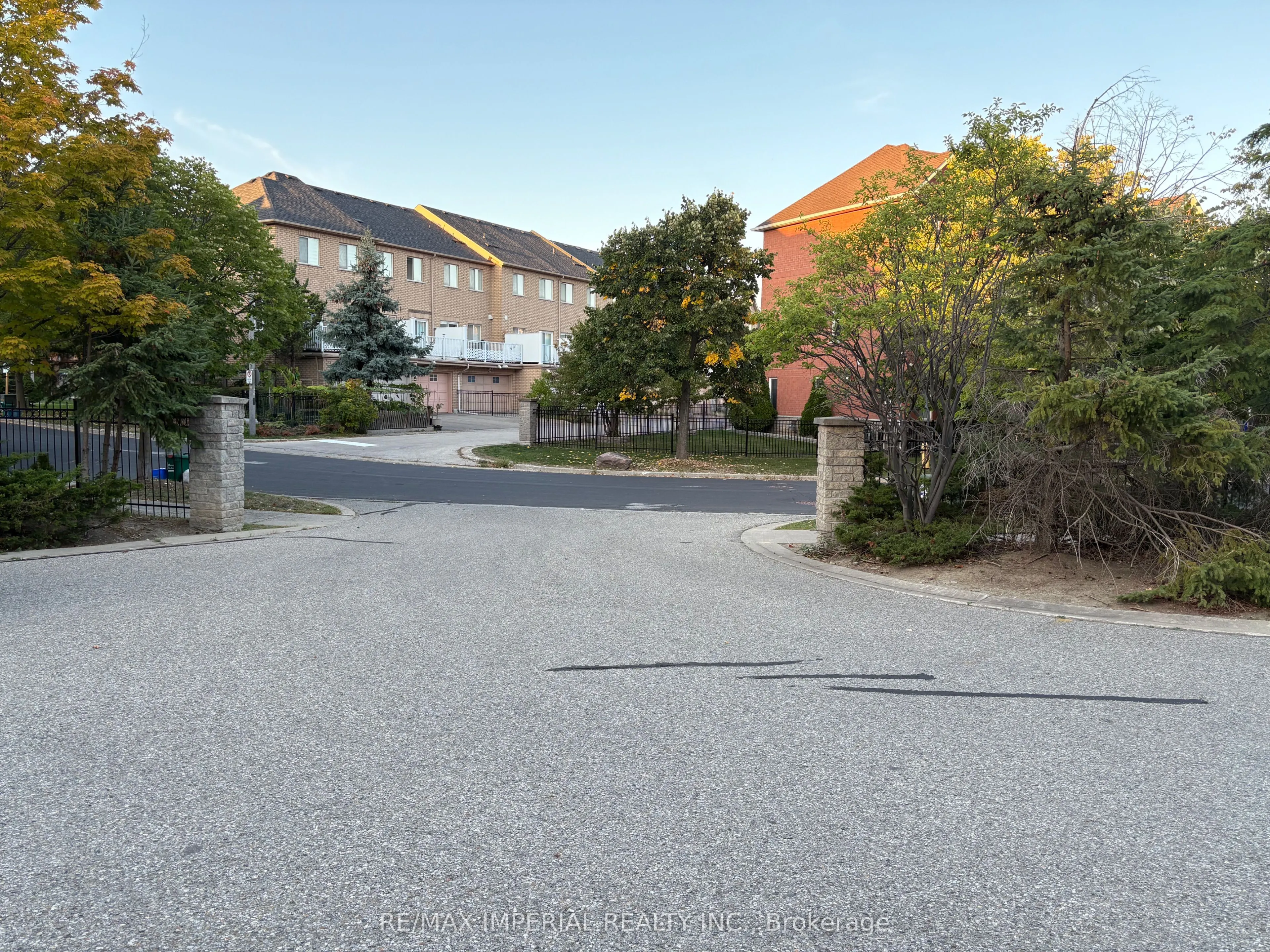 90 Leitchcroft Crescent