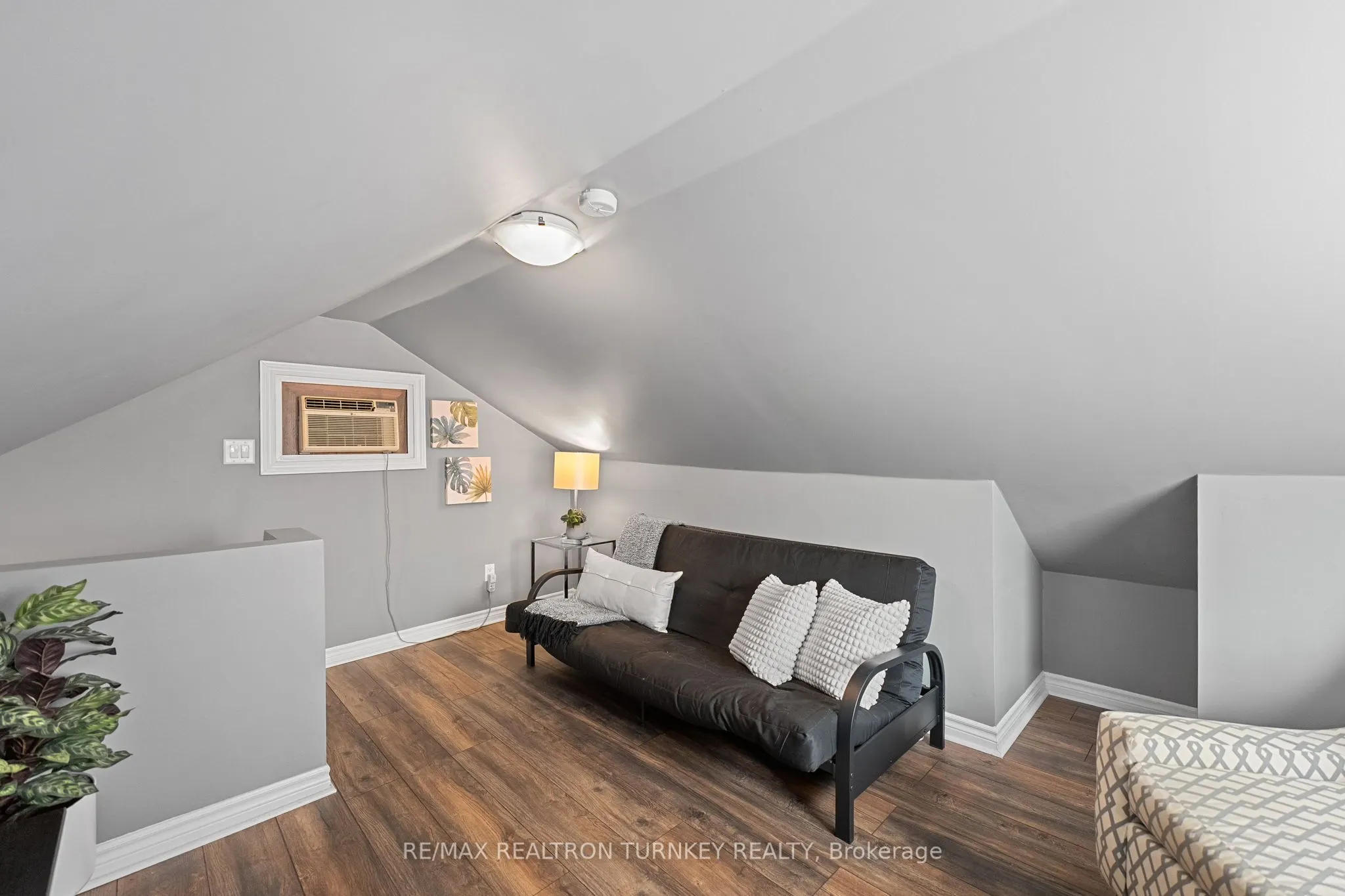 137 Cooks Bay Drive