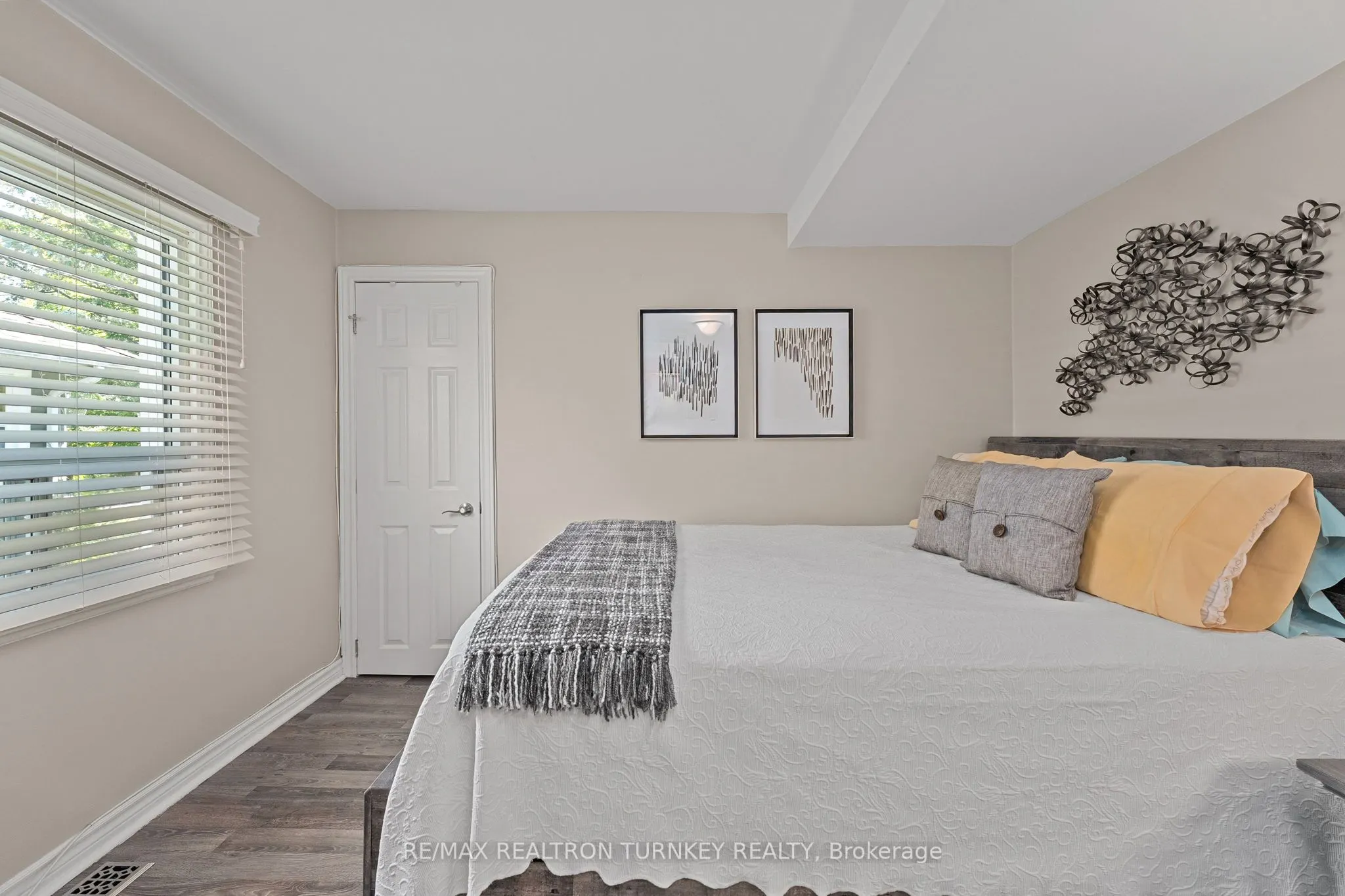 137 Cooks Bay Drive
