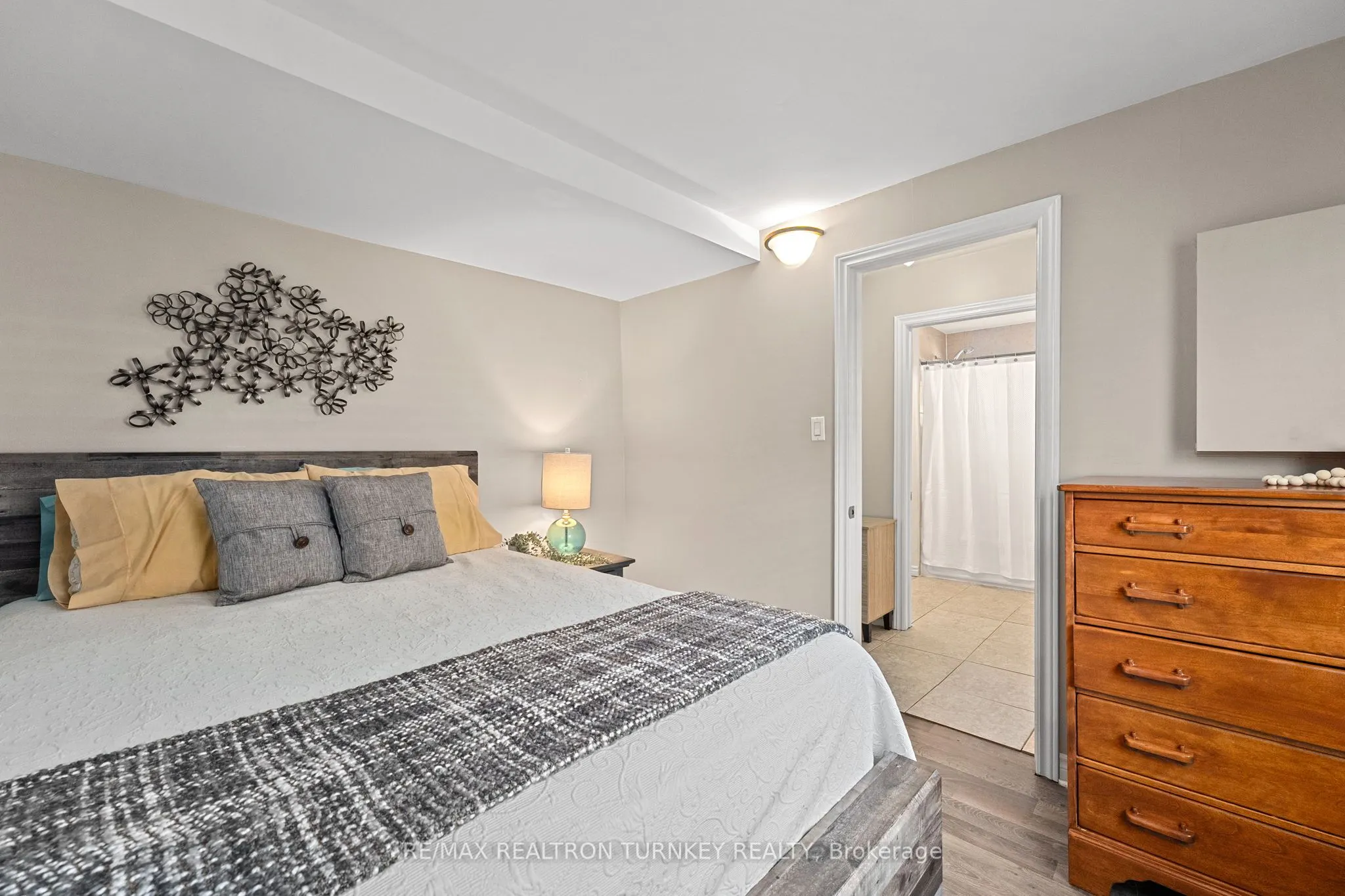 137 Cooks Bay Drive