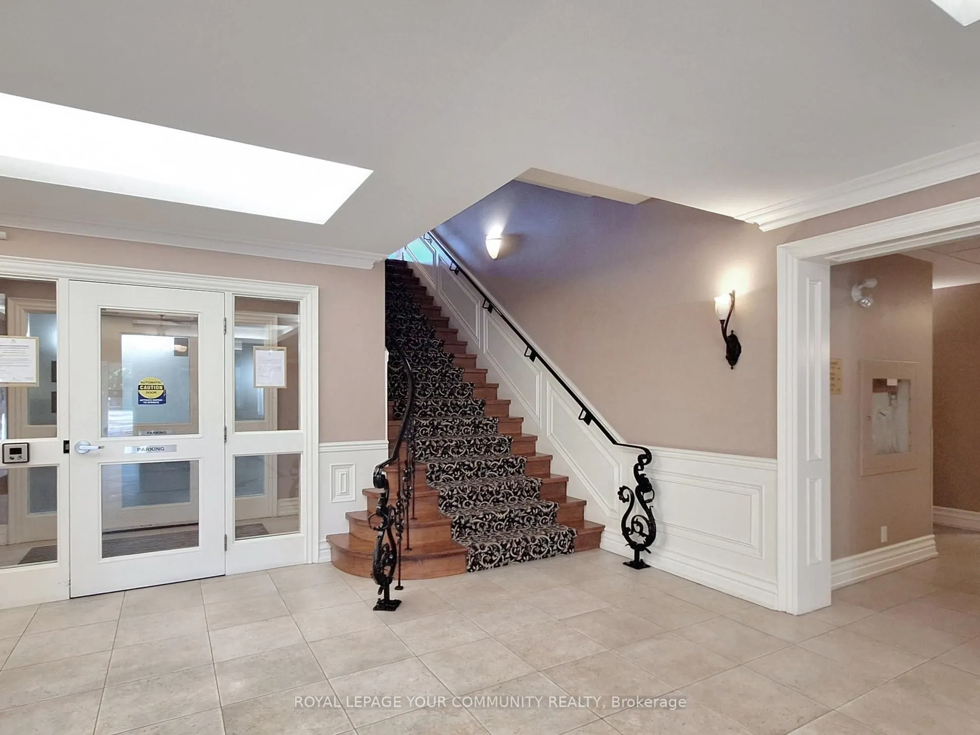 9519 Keele Street, #220