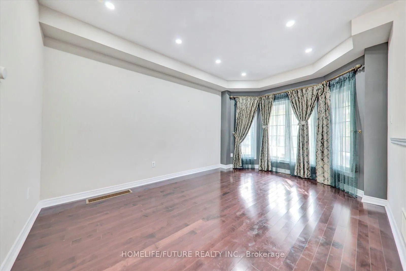 47 Albert Roffey Crescent