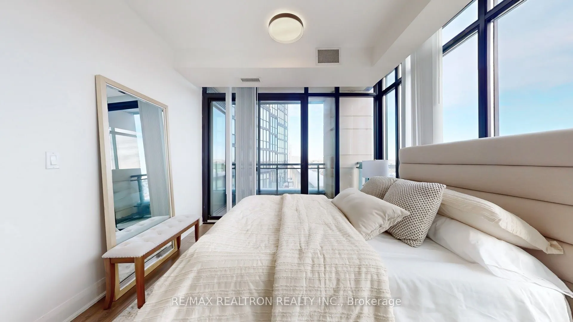 2900 Highway No. 7, #305